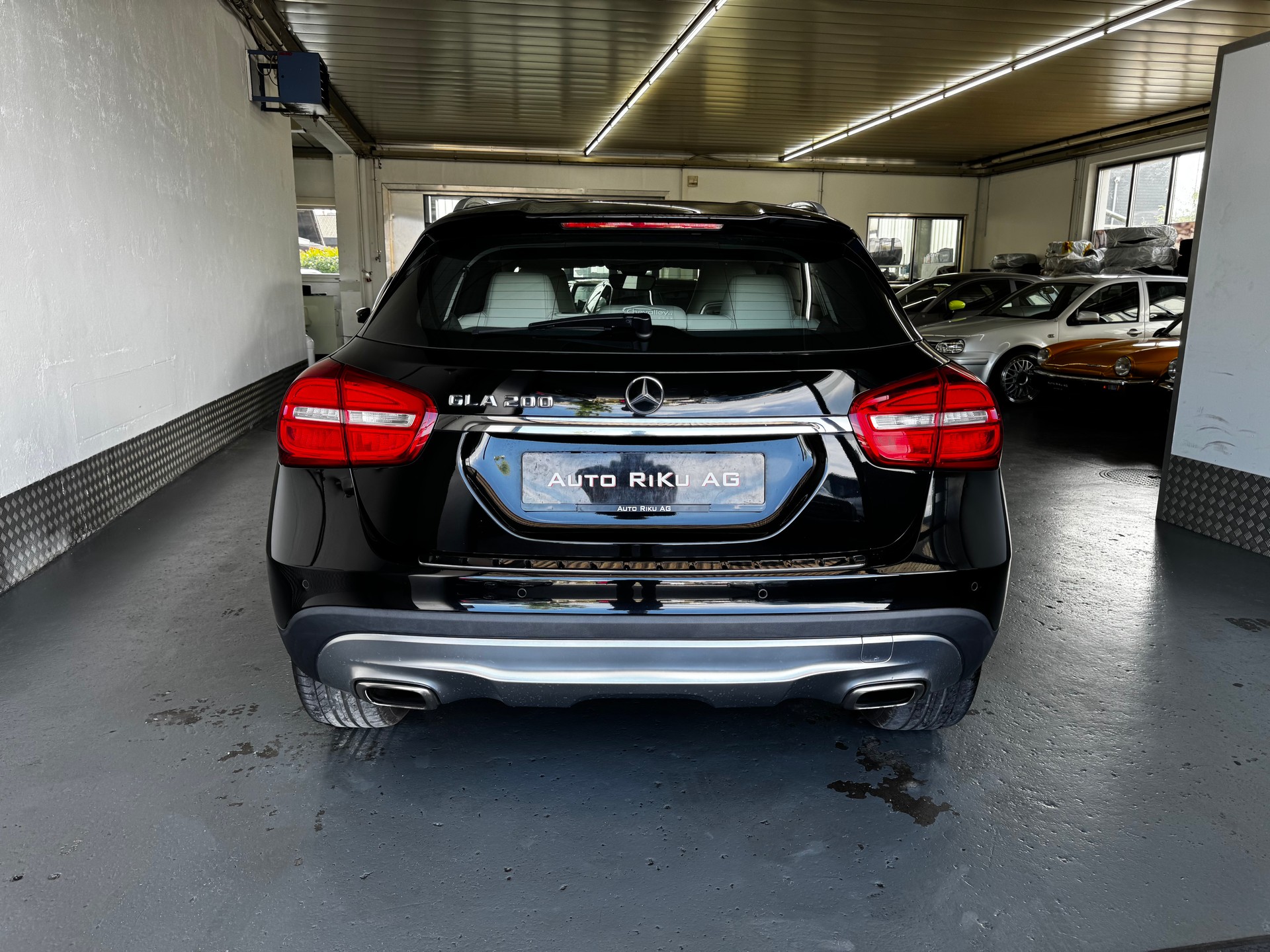 MERCEDES-BENZ GLA 200 Night Star 7G-DCT-image-10