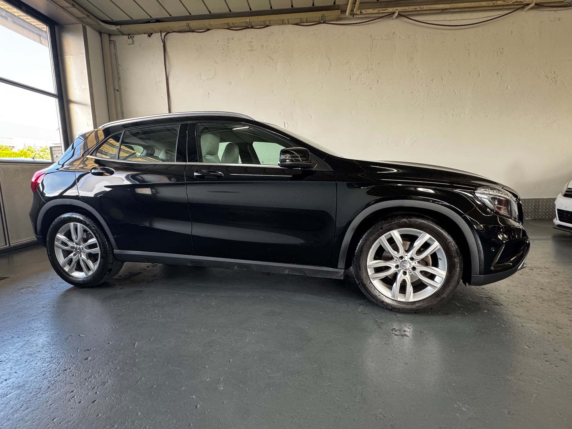 MERCEDES-BENZ GLA 200 Night Star 7G-DCT-image-6
