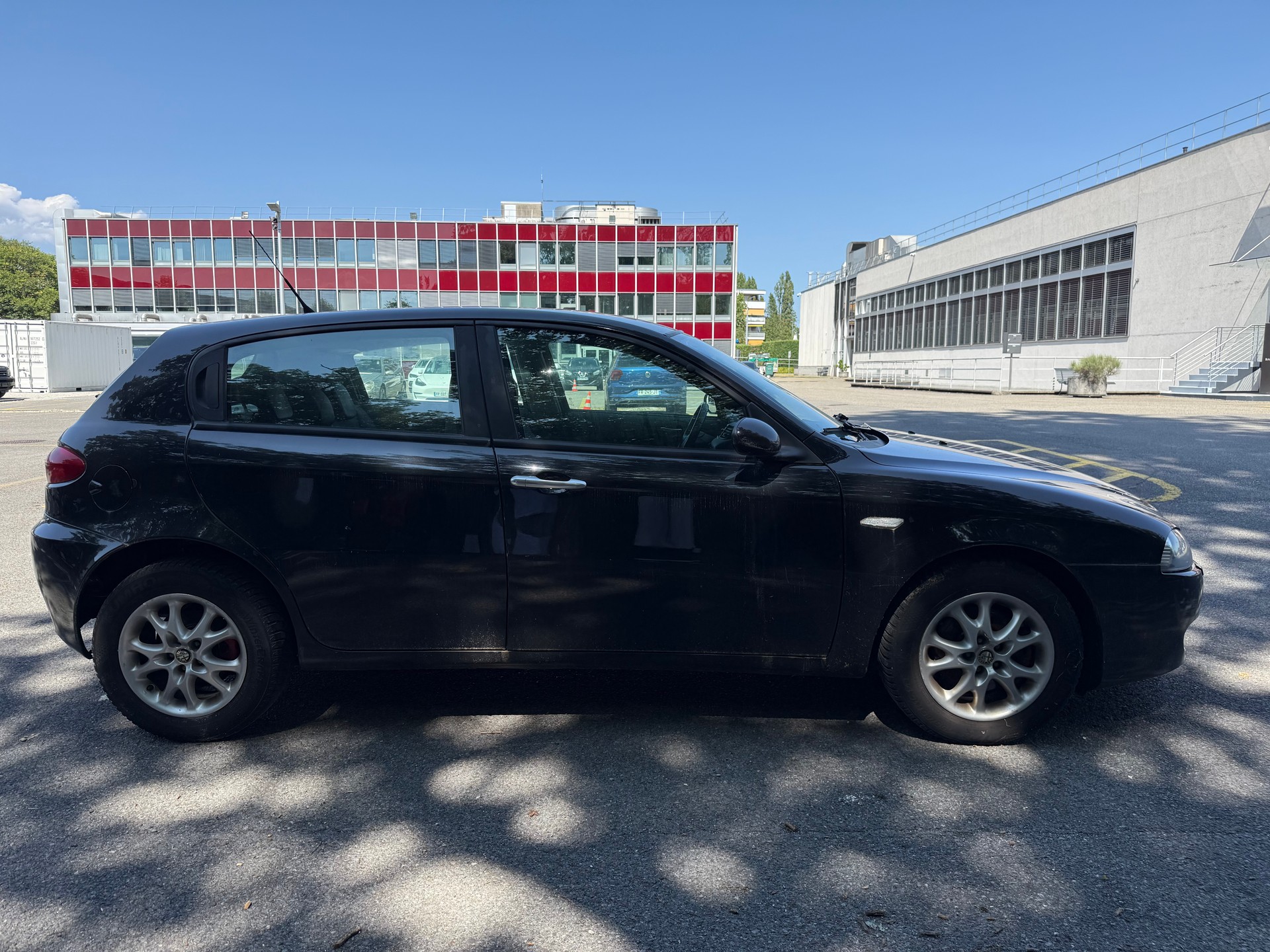 ALFA ROMEO 147 1.9 16V JTD TI-image-4