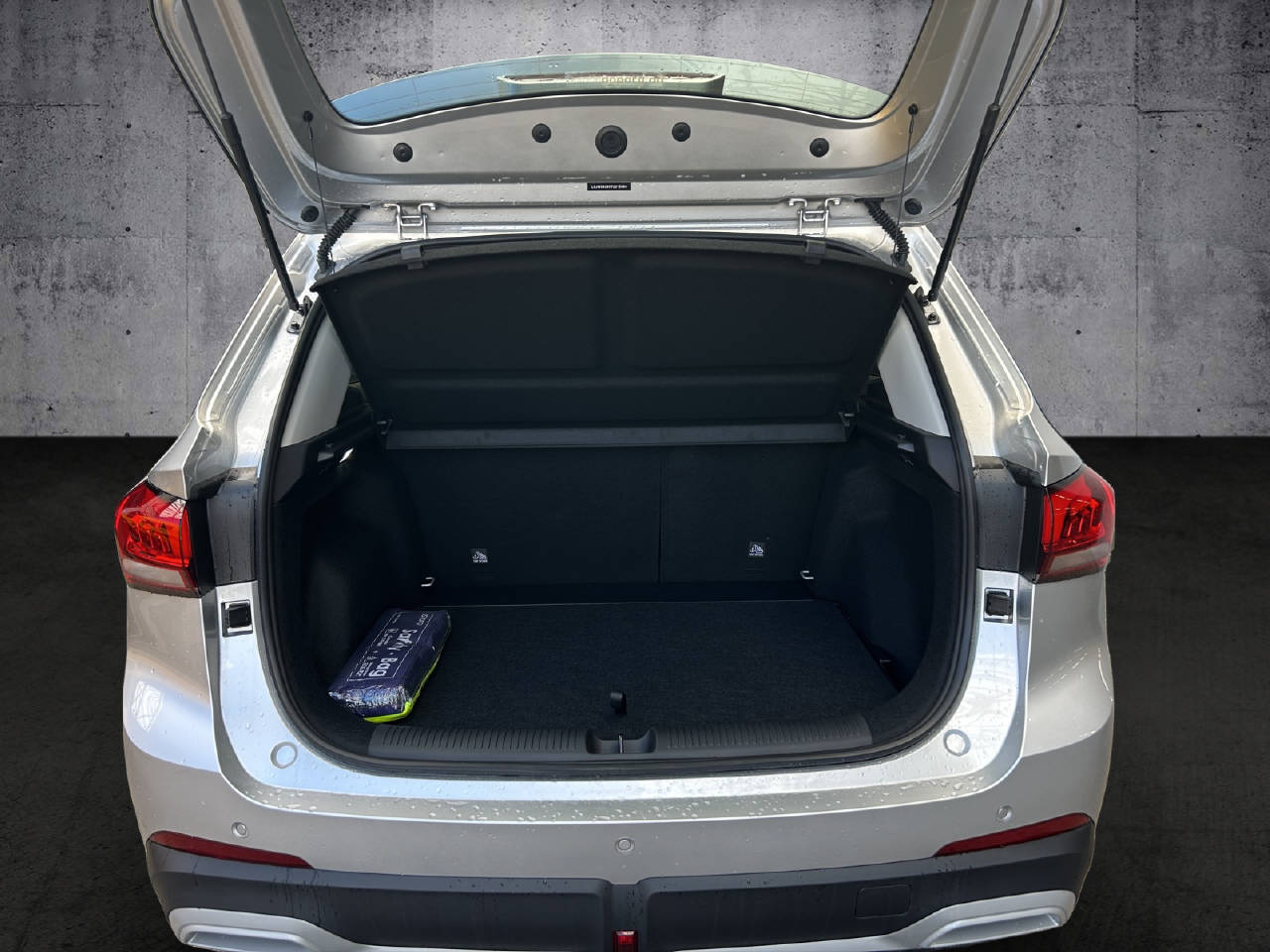 MG ZS 1.5 Hybrid+ Luxury-image-8