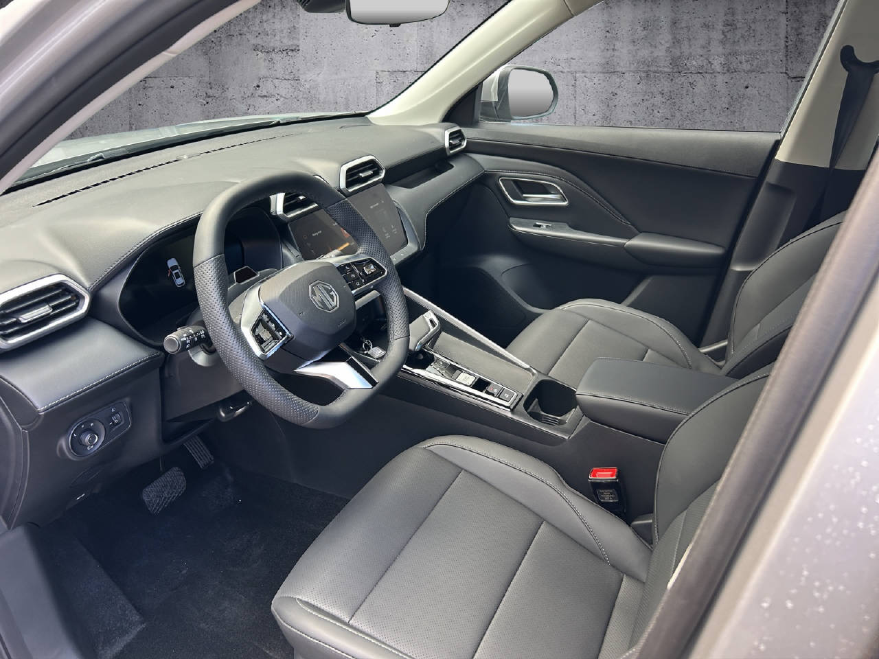 MG ZS 1.5 Hybrid+ Luxury-image-4