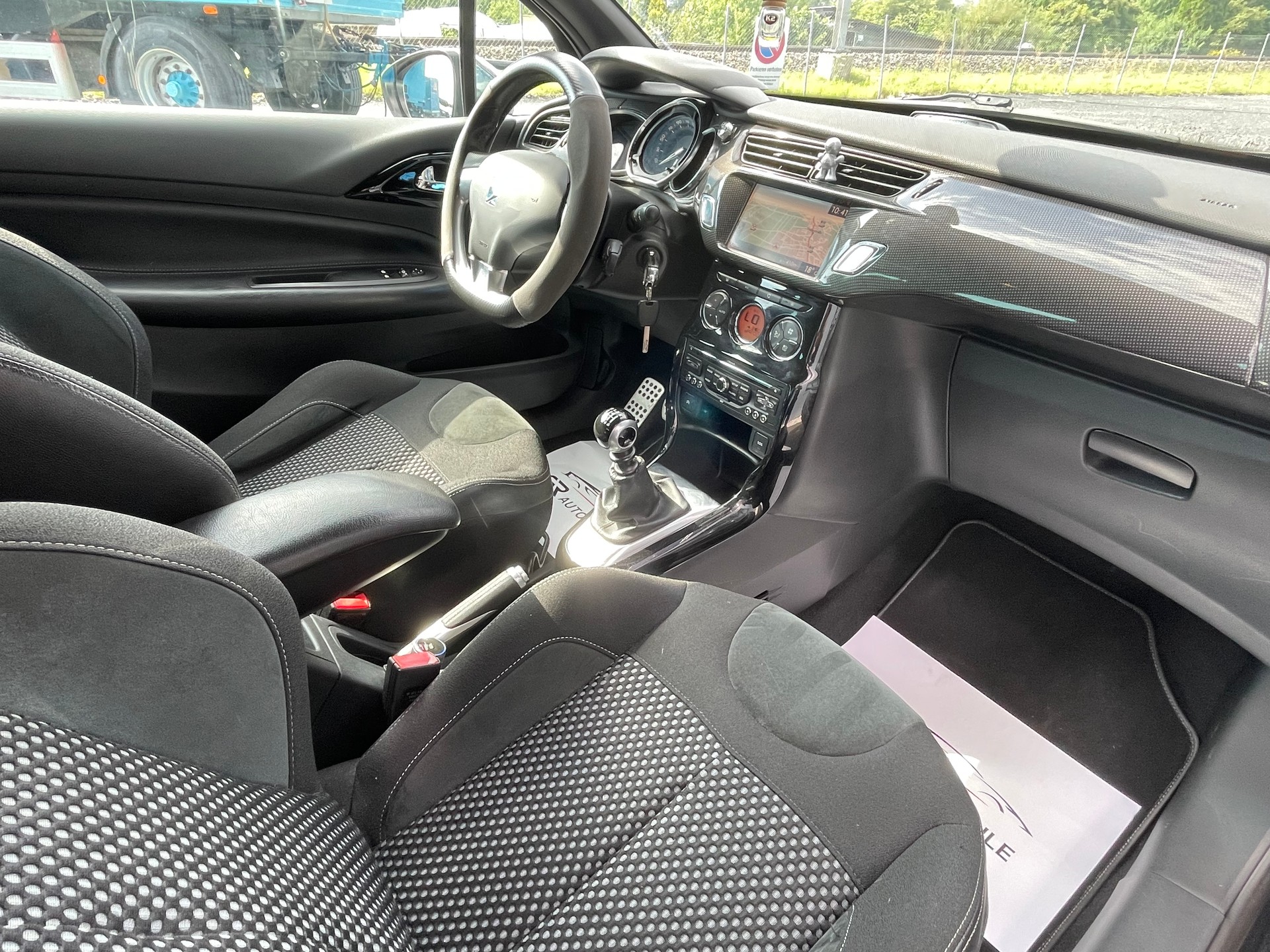 DS AUTOMOBILES DS3 1.6 THP Sport Chic-image-9