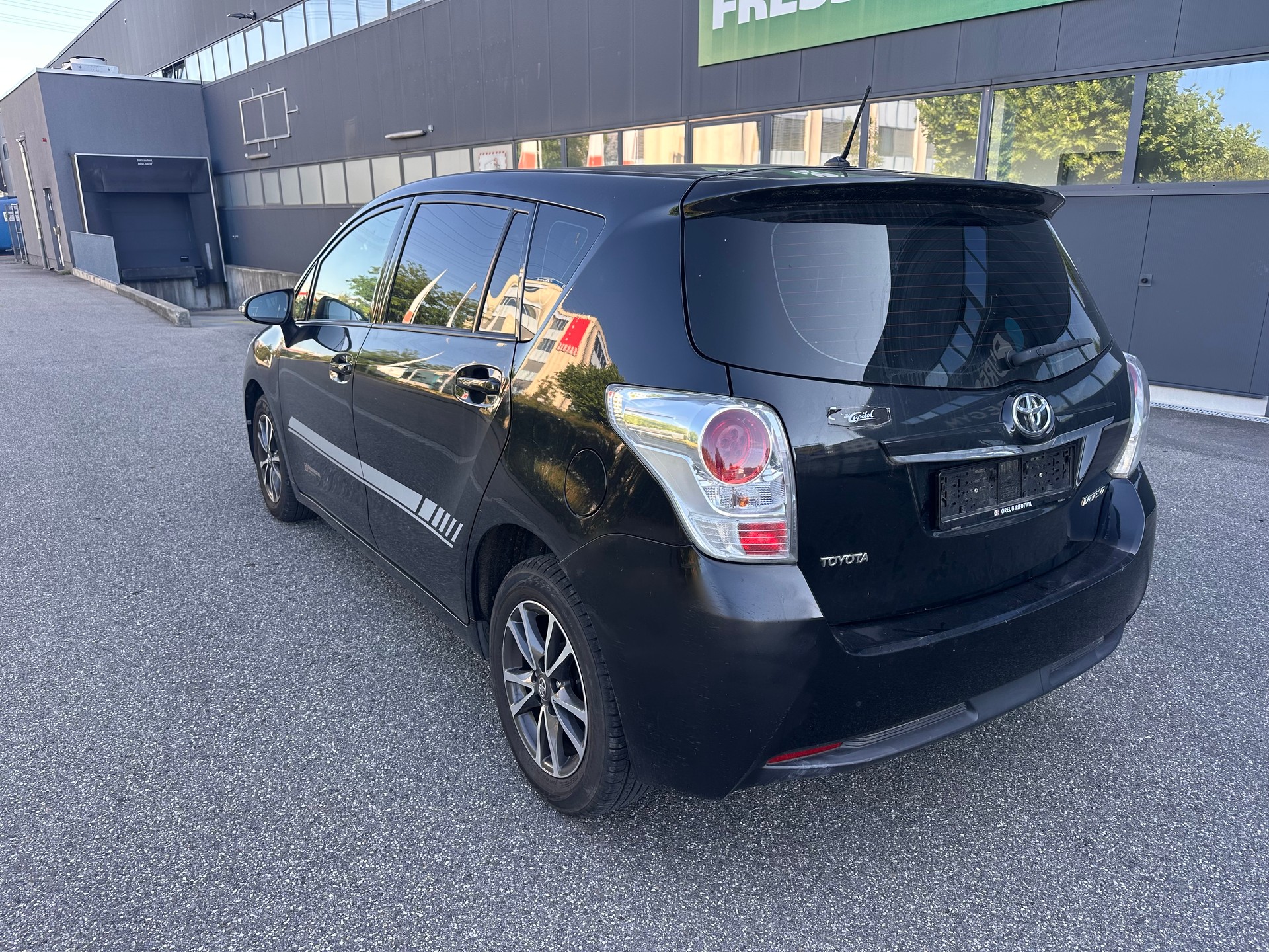 TOYOTA Verso 2.0 D-4D Luna-image-5