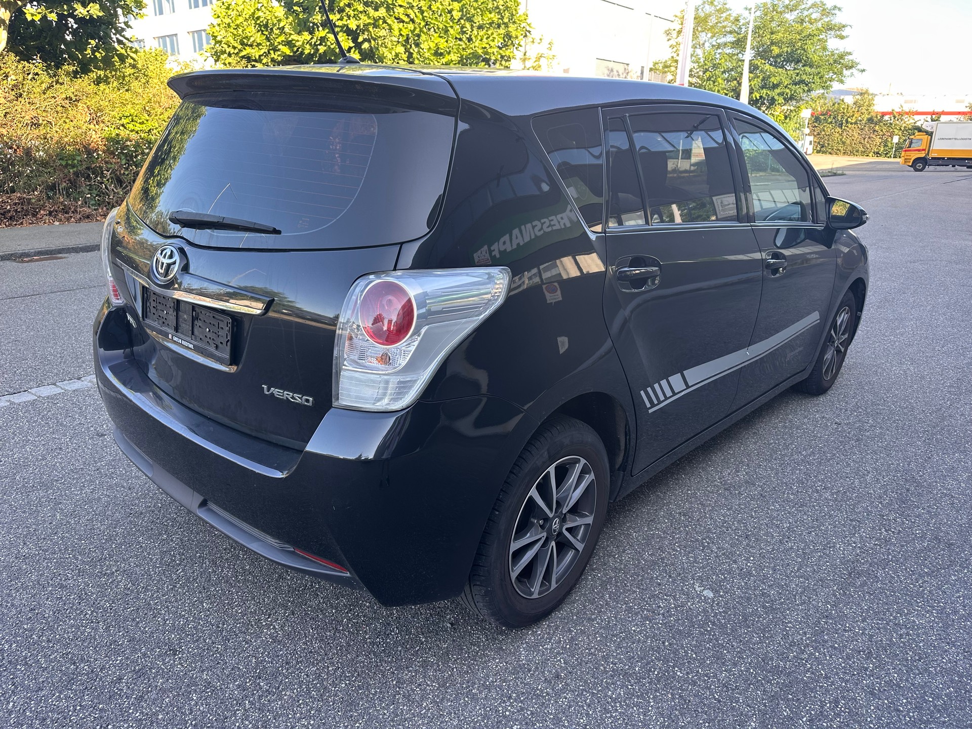 TOYOTA Verso 2.0 D-4D Luna-image-3