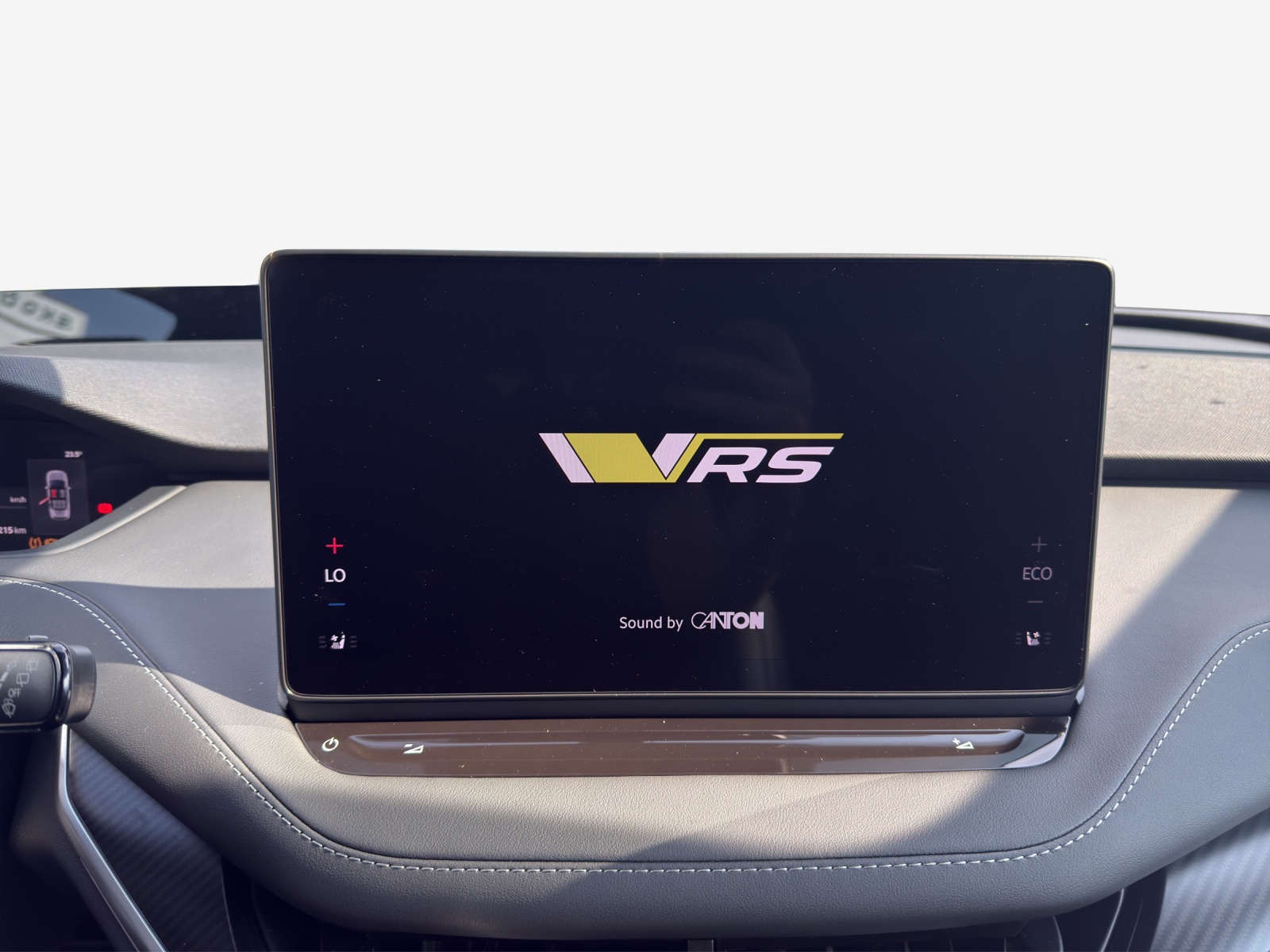 SKODA Enyaq 4x4 RS-image-10