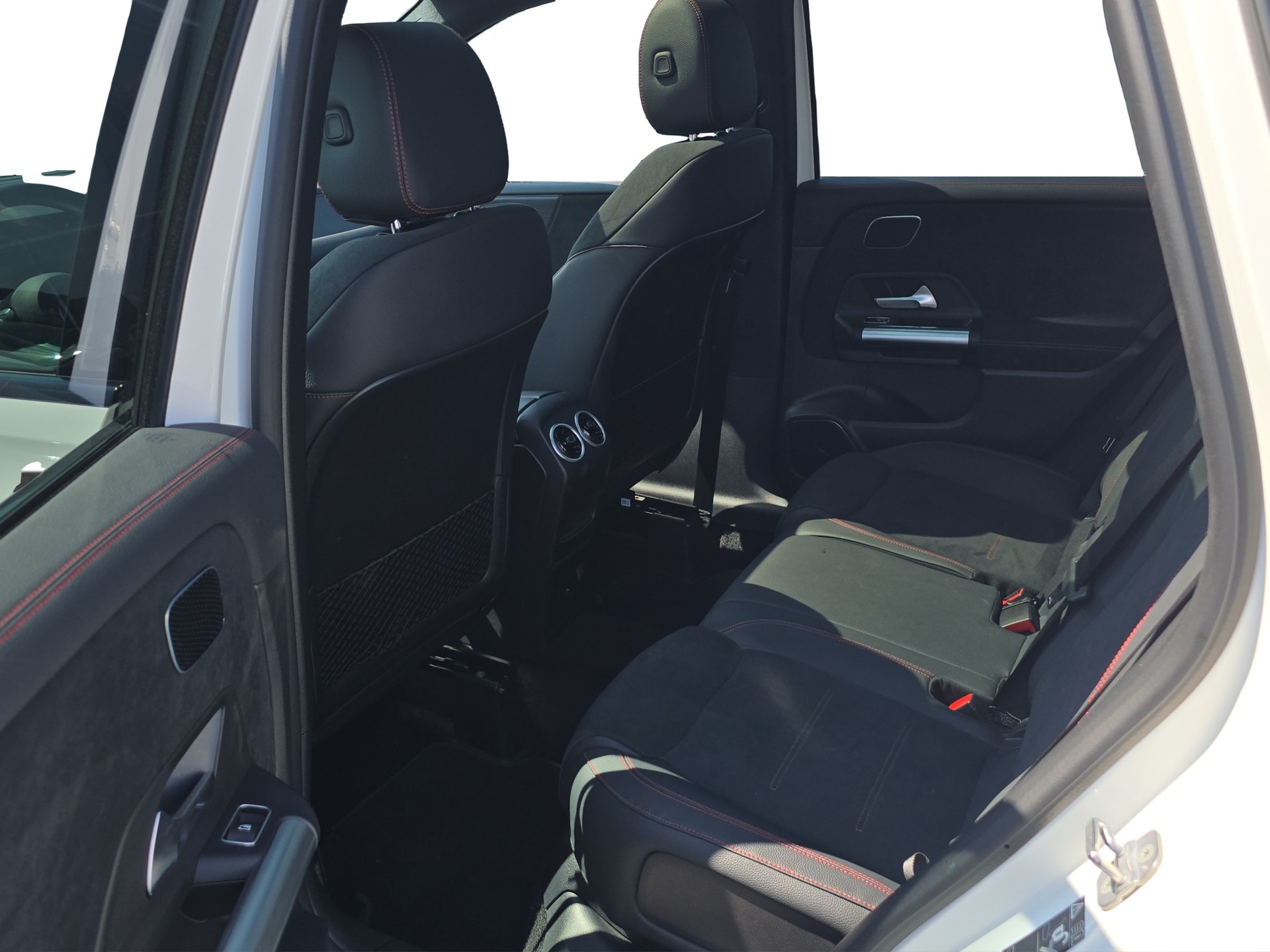 MERCEDES-BENZ B 250 4Matic 8G-DCT-image-9