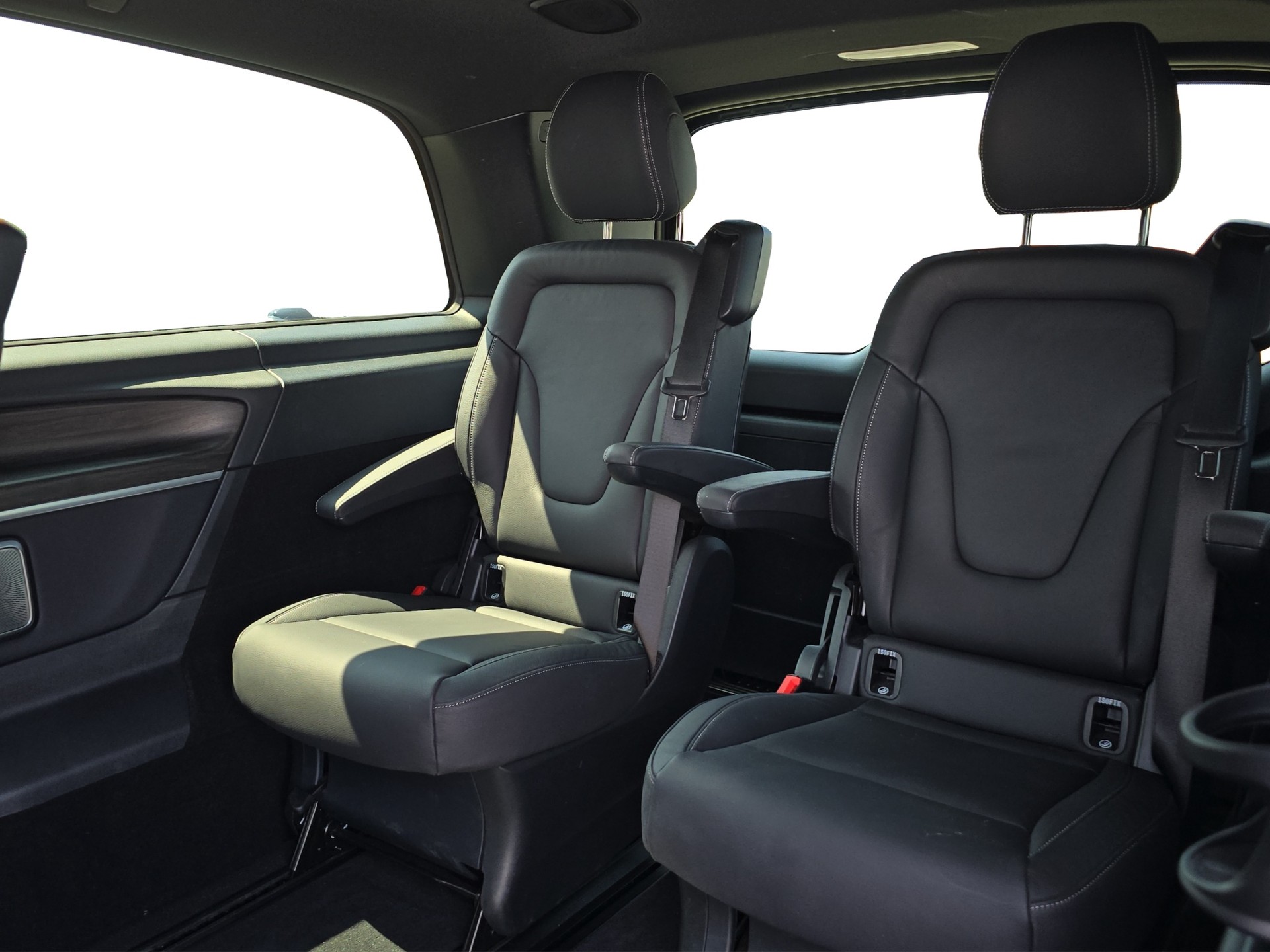MERCEDES-BENZ V 300 d extralang Avantgarde 4Matic 9G-Tronic-image-10