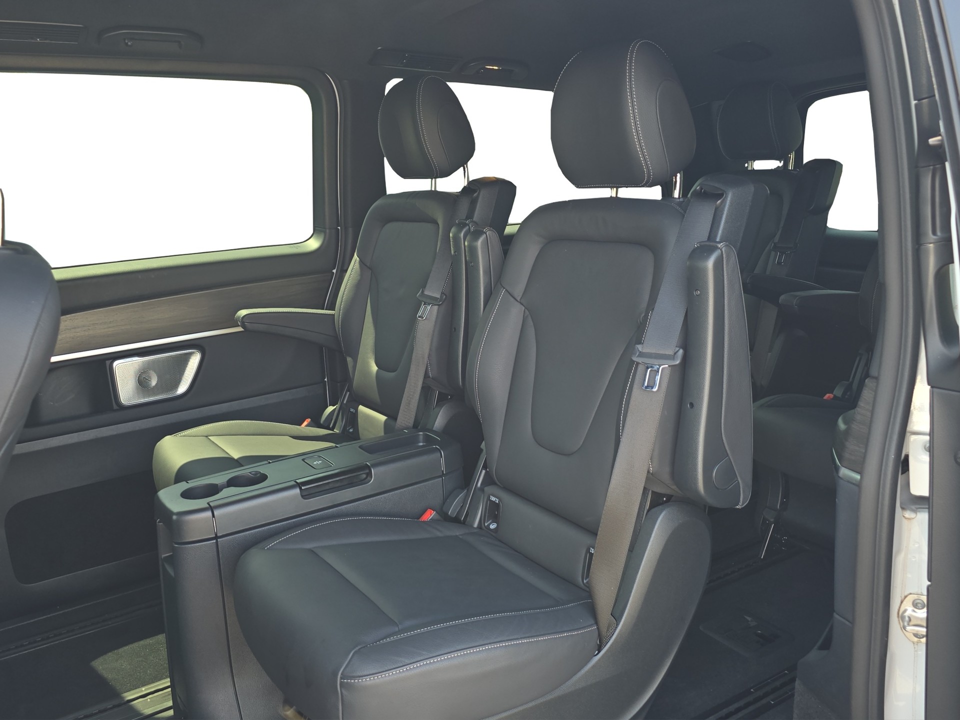 MERCEDES-BENZ V 300 d extralang Avantgarde 4Matic 9G-Tronic-image-9