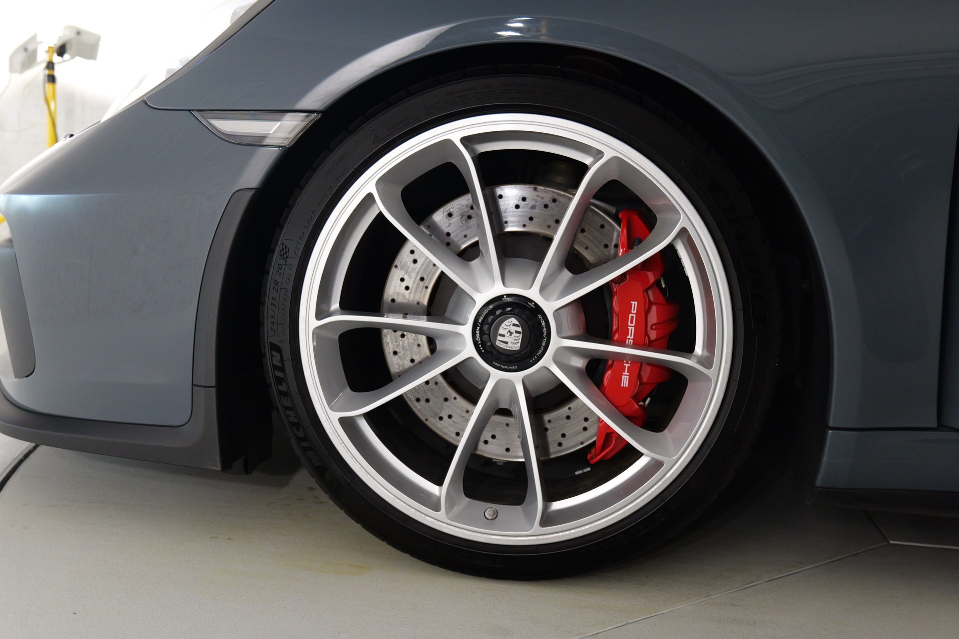 PORSCHE 911 GT3-image-19