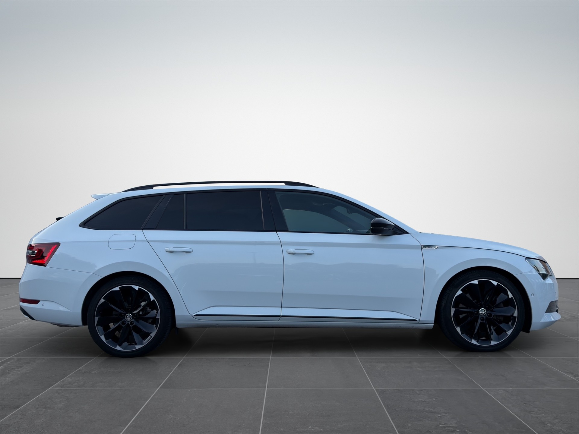 SKODA Superb Combi 2.0 TSI SportLine+ DSG 4x4-image-6