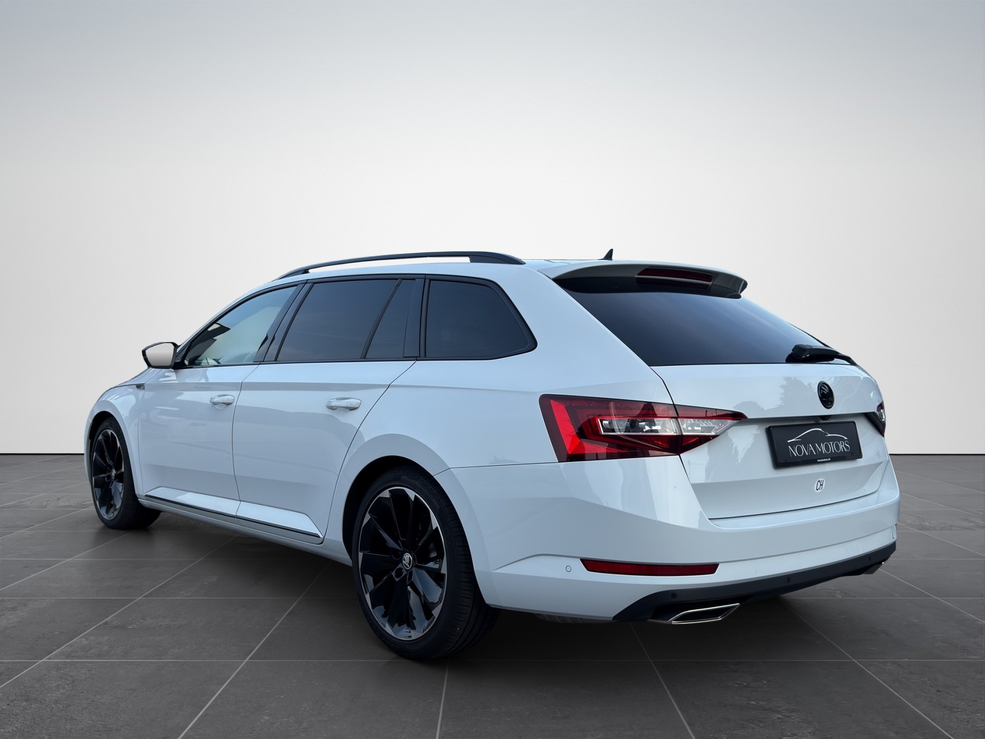 SKODA Superb Combi 2.0 TSI SportLine+ DSG 4x4-image-3