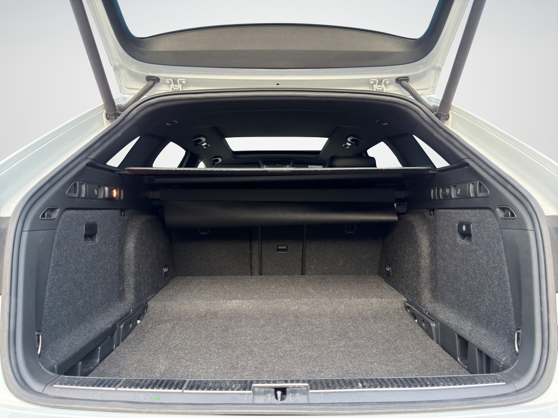 SKODA Superb Combi 2.0 TSI SportLine+ DSG 4x4-image-13