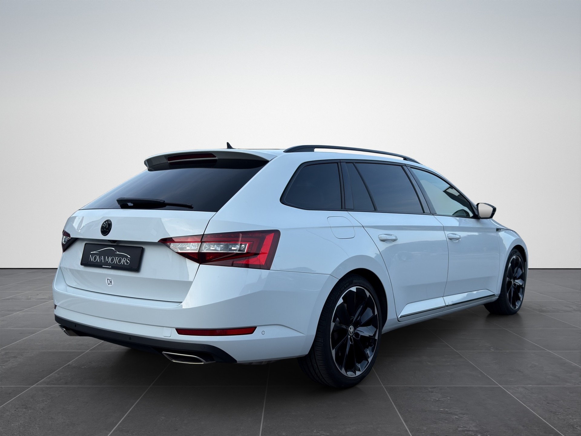 SKODA Superb Combi 2.0 TSI SportLine+ DSG 4x4-image-5