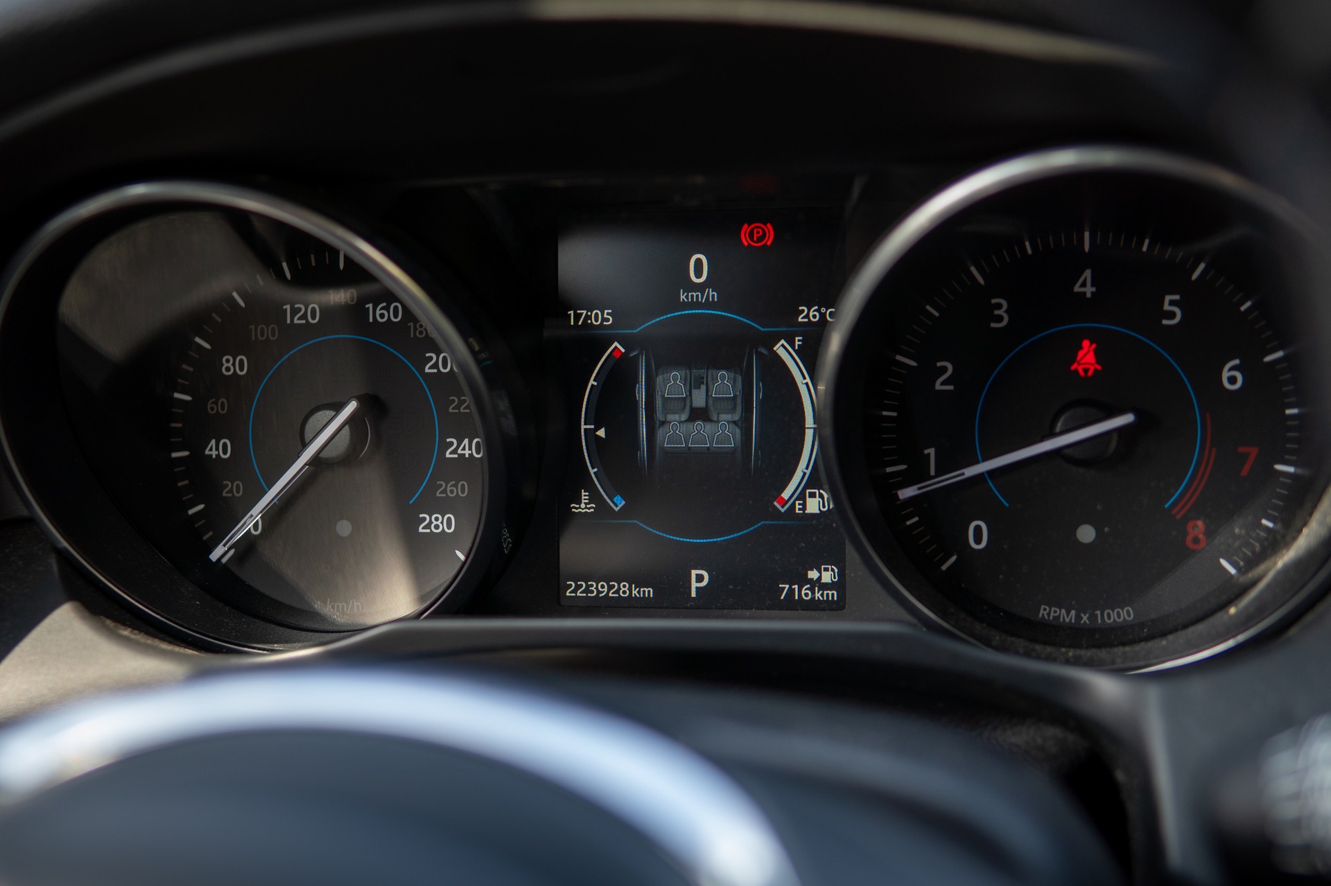 JAGUAR 2.0 T 240 R-Sport-image-4