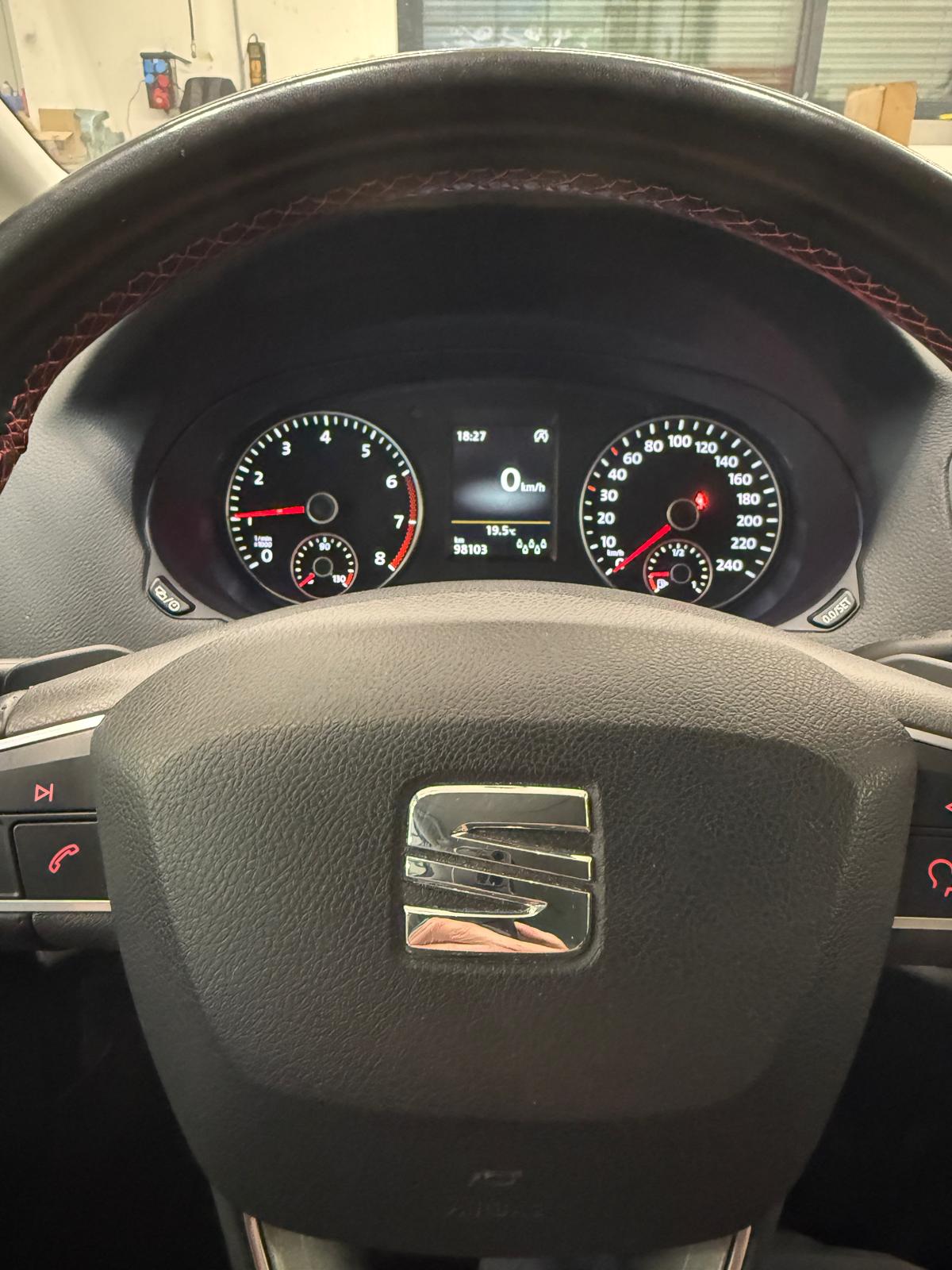 SEAT 2.0 TSI 220 FR Line DSG-image-3