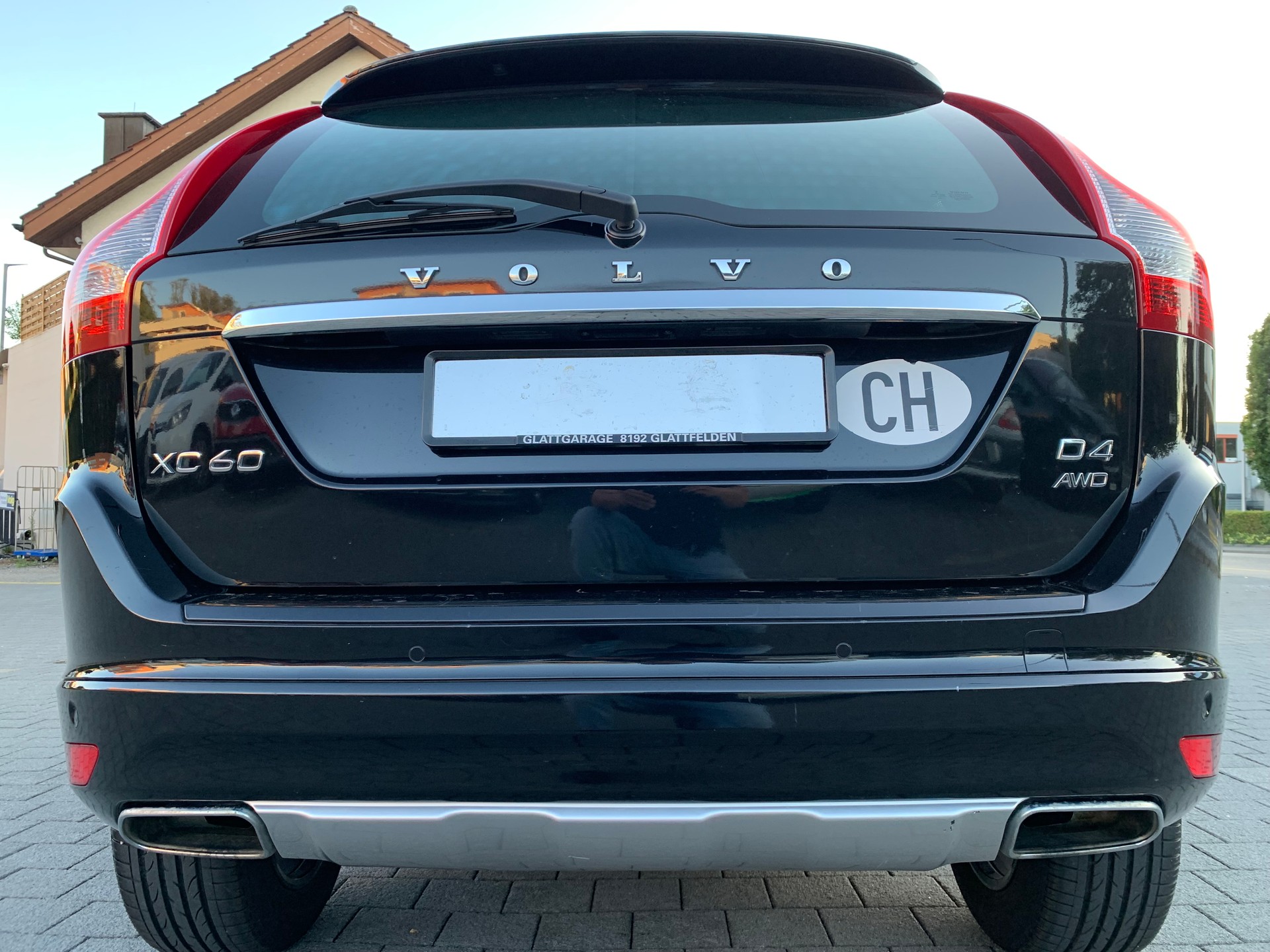 VOLVO XC60 D4 AWD OceanRace Geartronic-image-5