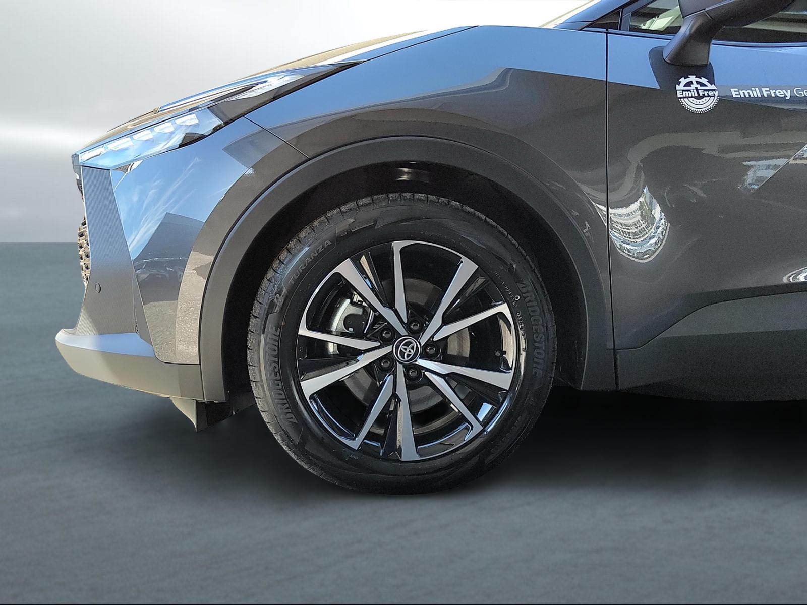 TOYOTA C-HR 2.0 PHEV Swiss Edition-image-12