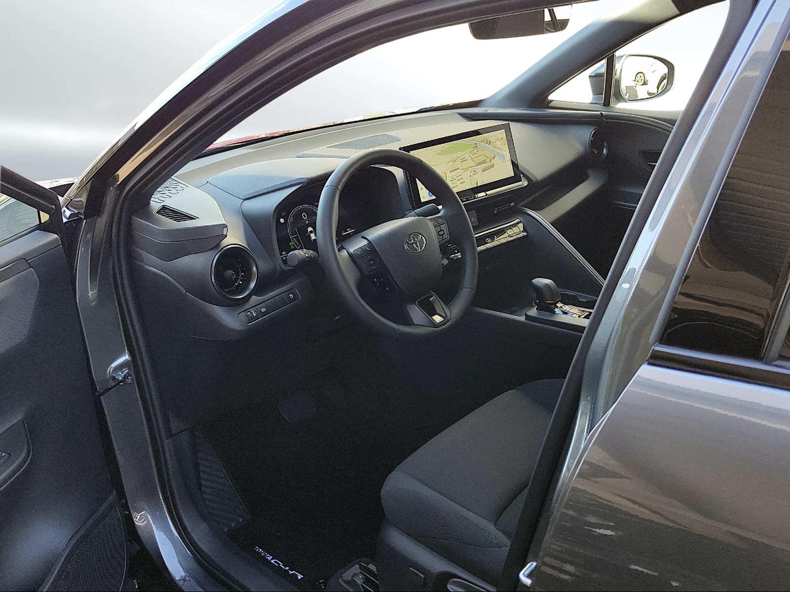 TOYOTA C-HR 2.0 PHEV Swiss Edition-image-13