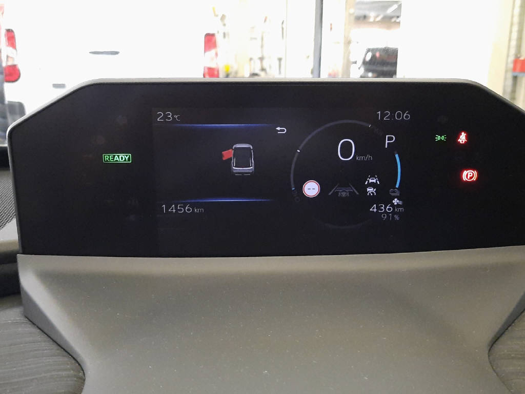 TOYOTA C-HR+ Style AWD-image-11