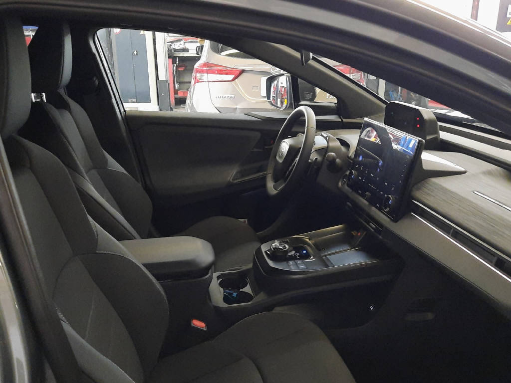 TOYOTA C-HR+ Style AWD-image-6