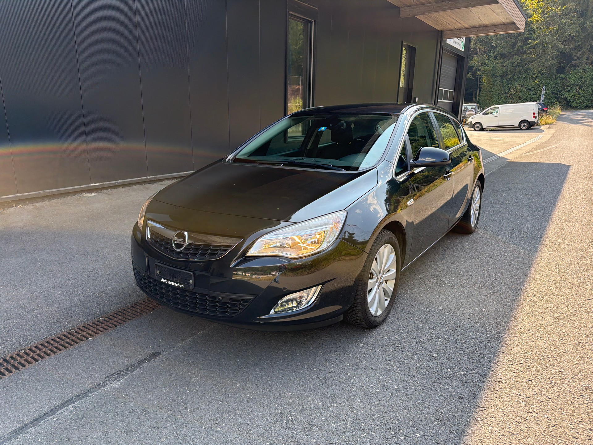 OPEL Astra 1.4i 16V Turbo Cosmo Automatic-image-0