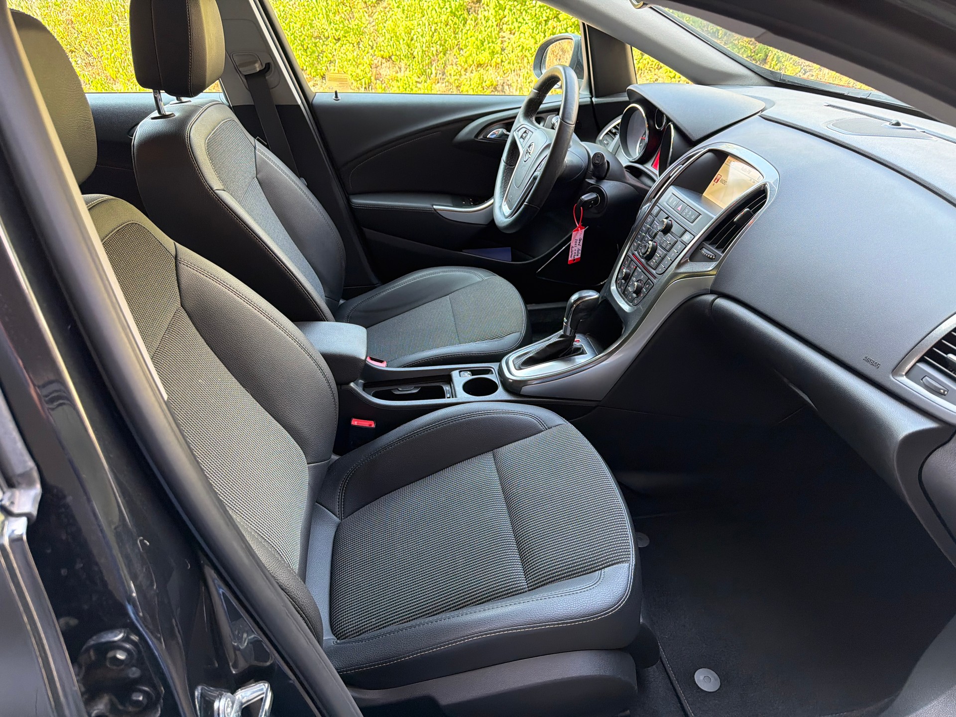 OPEL Astra 1.4i 16V Turbo Cosmo Automatic-image-8