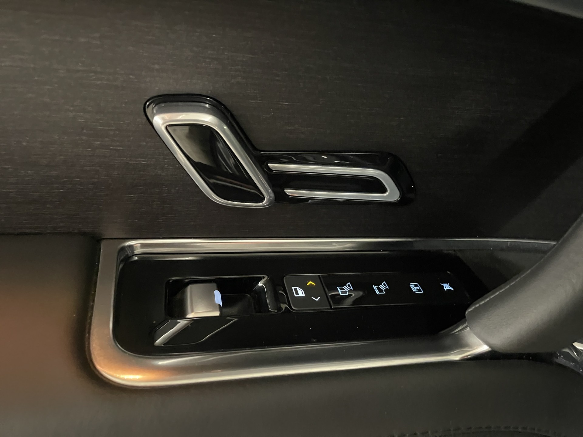 LAND ROVER Range Rover 3.0 D I6 350 Autobiography-image-11