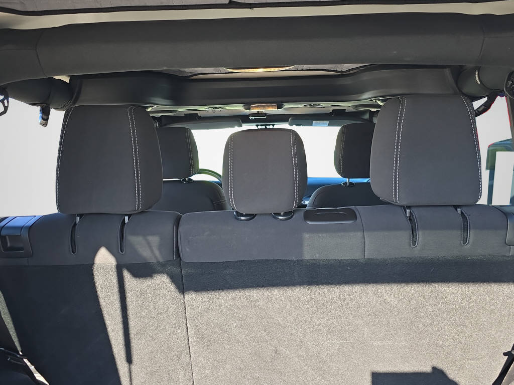 JEEP Wrangler 2.8 CRD Rubicon Unlimited-image-15