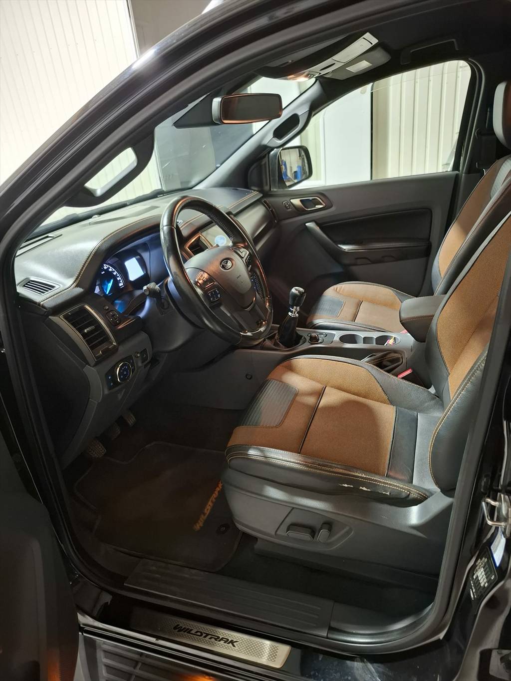 FORD Ranger Wildtrak 3.2 TDCi 4x4-image-4