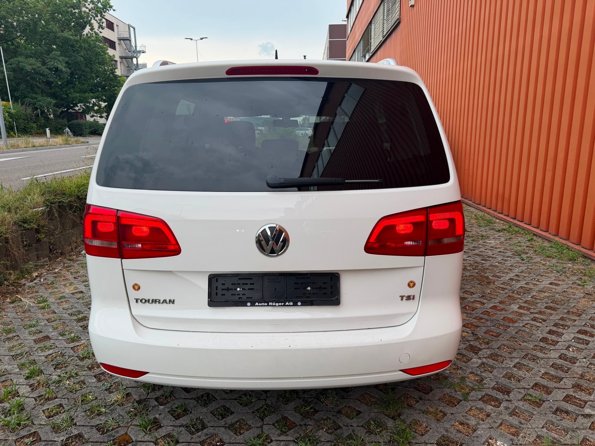 VW Touran 1.4 TSI Comfortline 7plätze-image-2