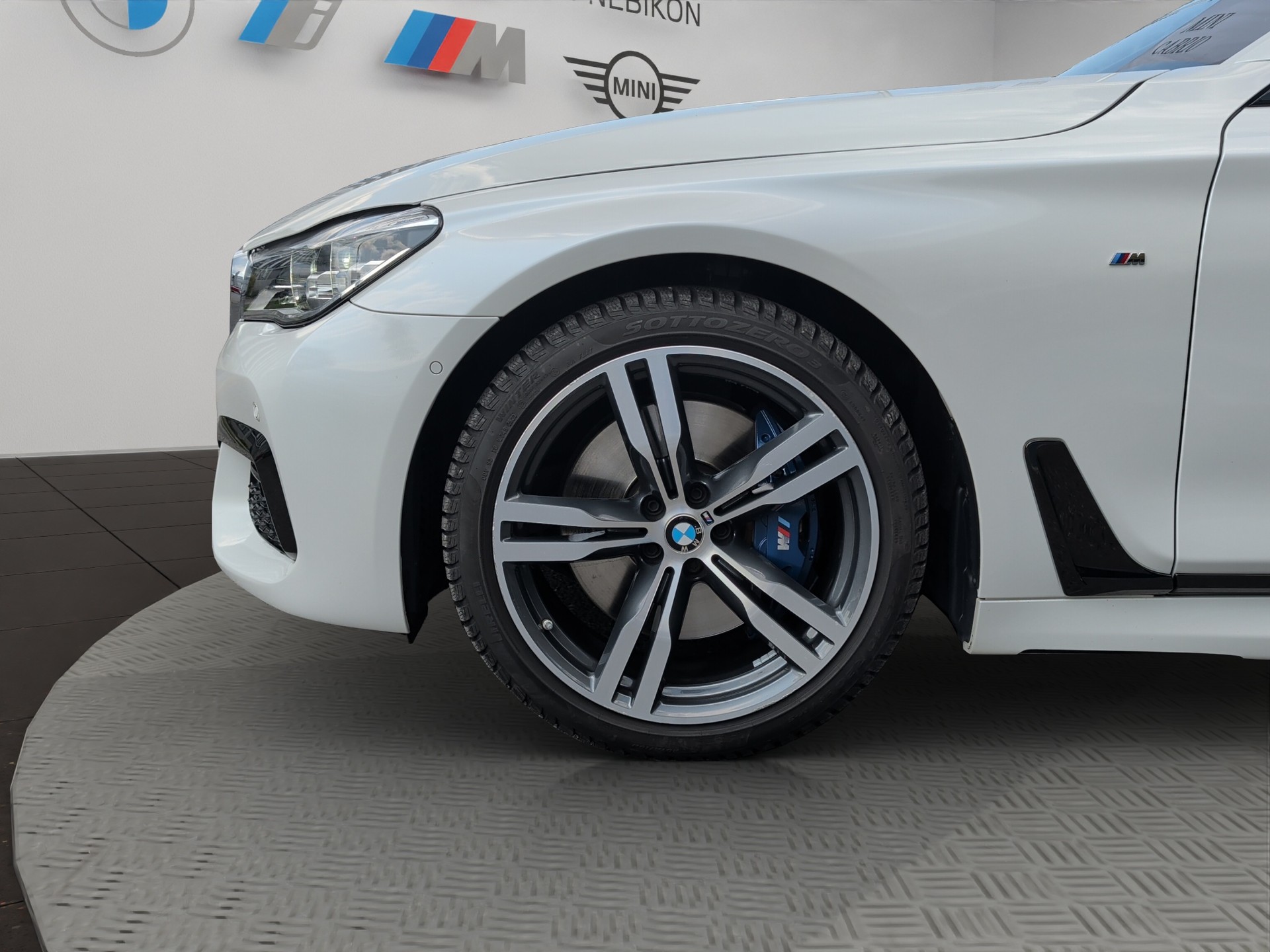 BMW 740d xDrive Steptronic-image-8