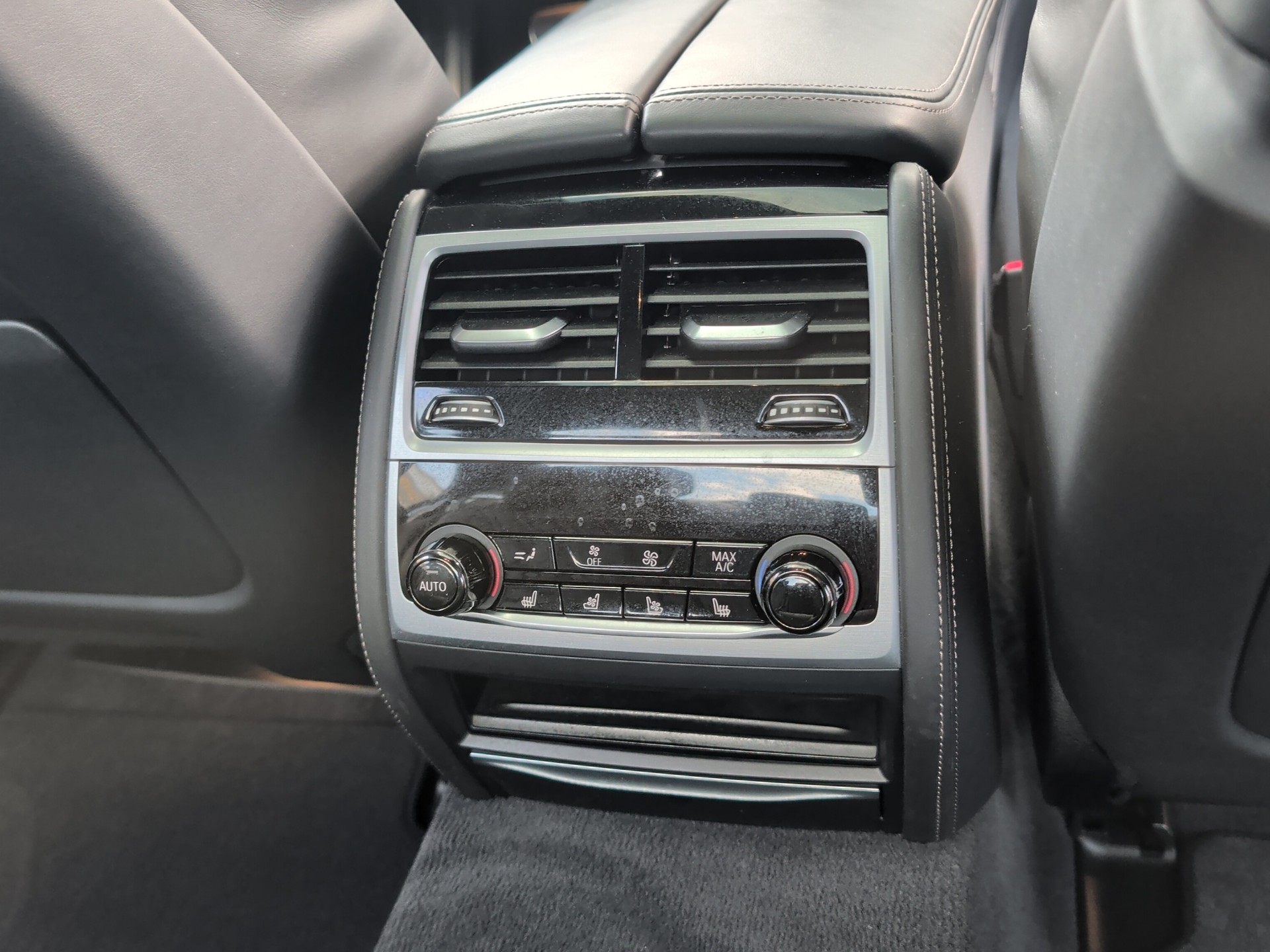 BMW 740d xDrive Steptronic-image-22