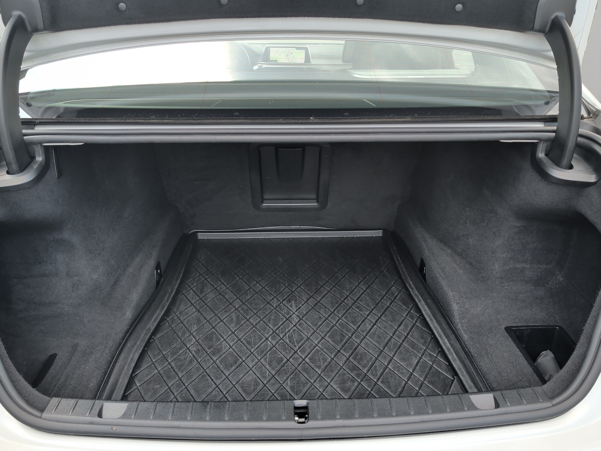 BMW 740d xDrive Steptronic-image-19