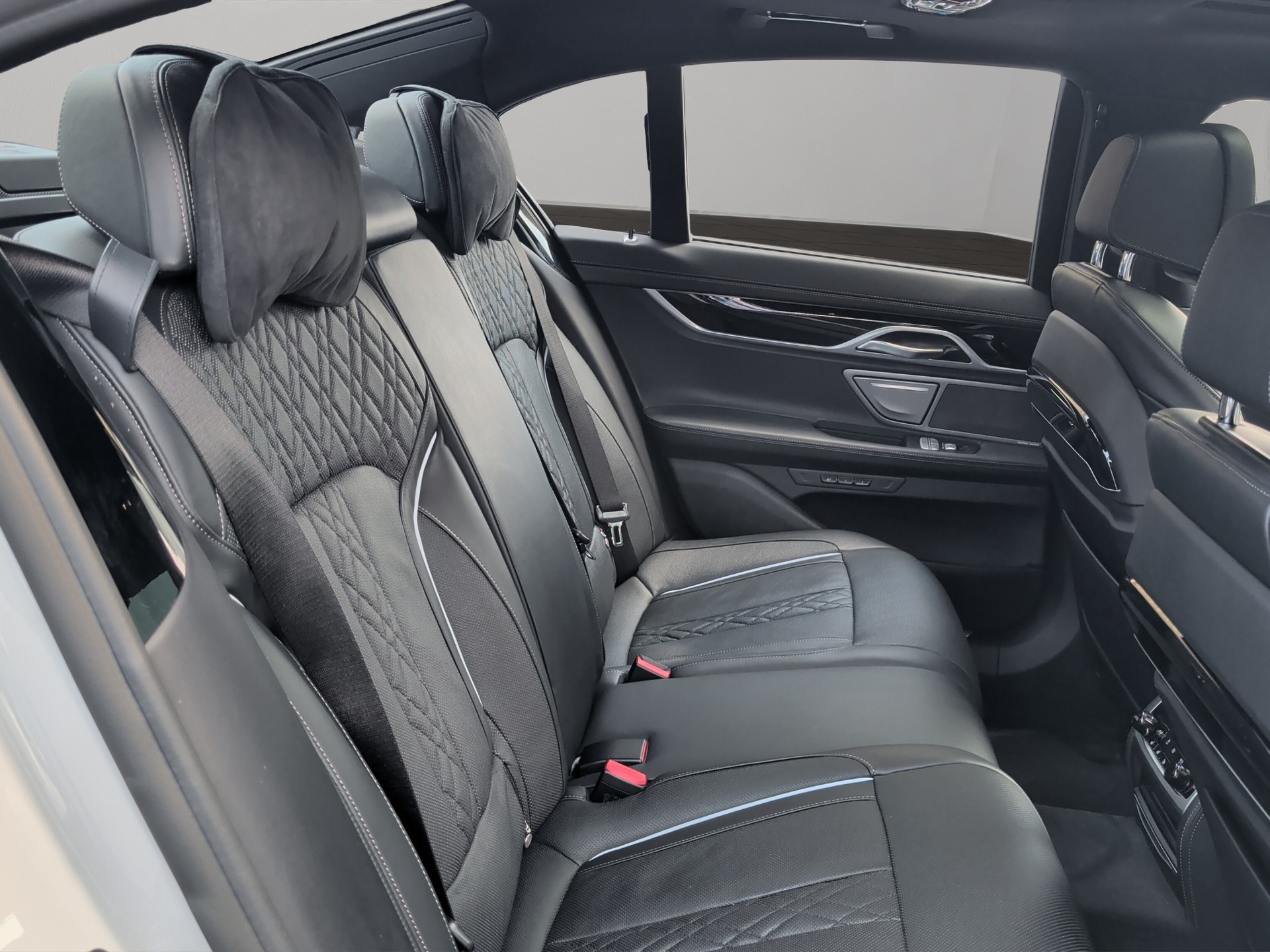 BMW 740d xDrive Steptronic-image-21