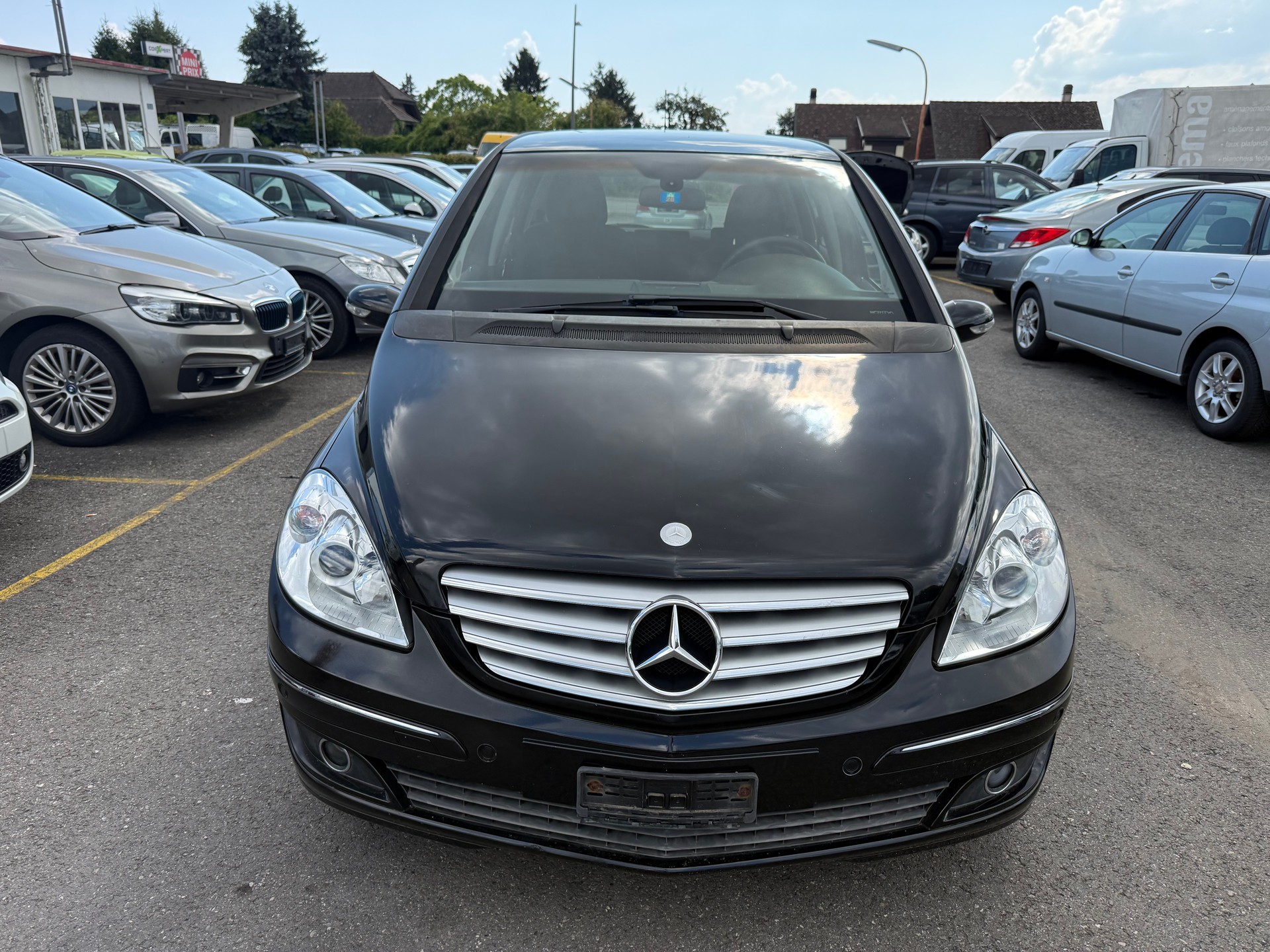 MERCEDES-BENZ B 200-image-0