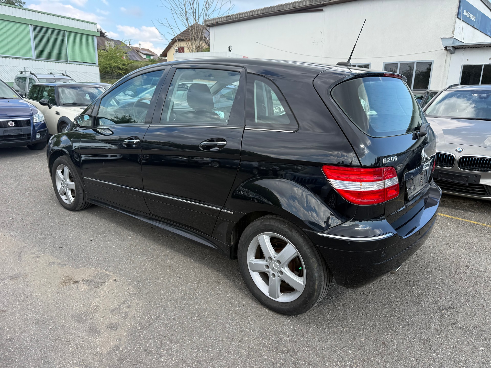 MERCEDES-BENZ B 200-image-2