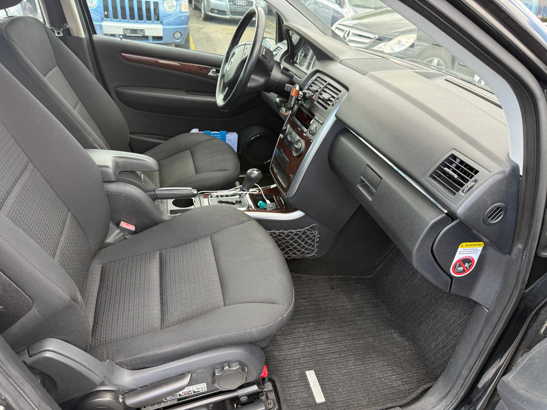 MERCEDES-BENZ B 200-image-6