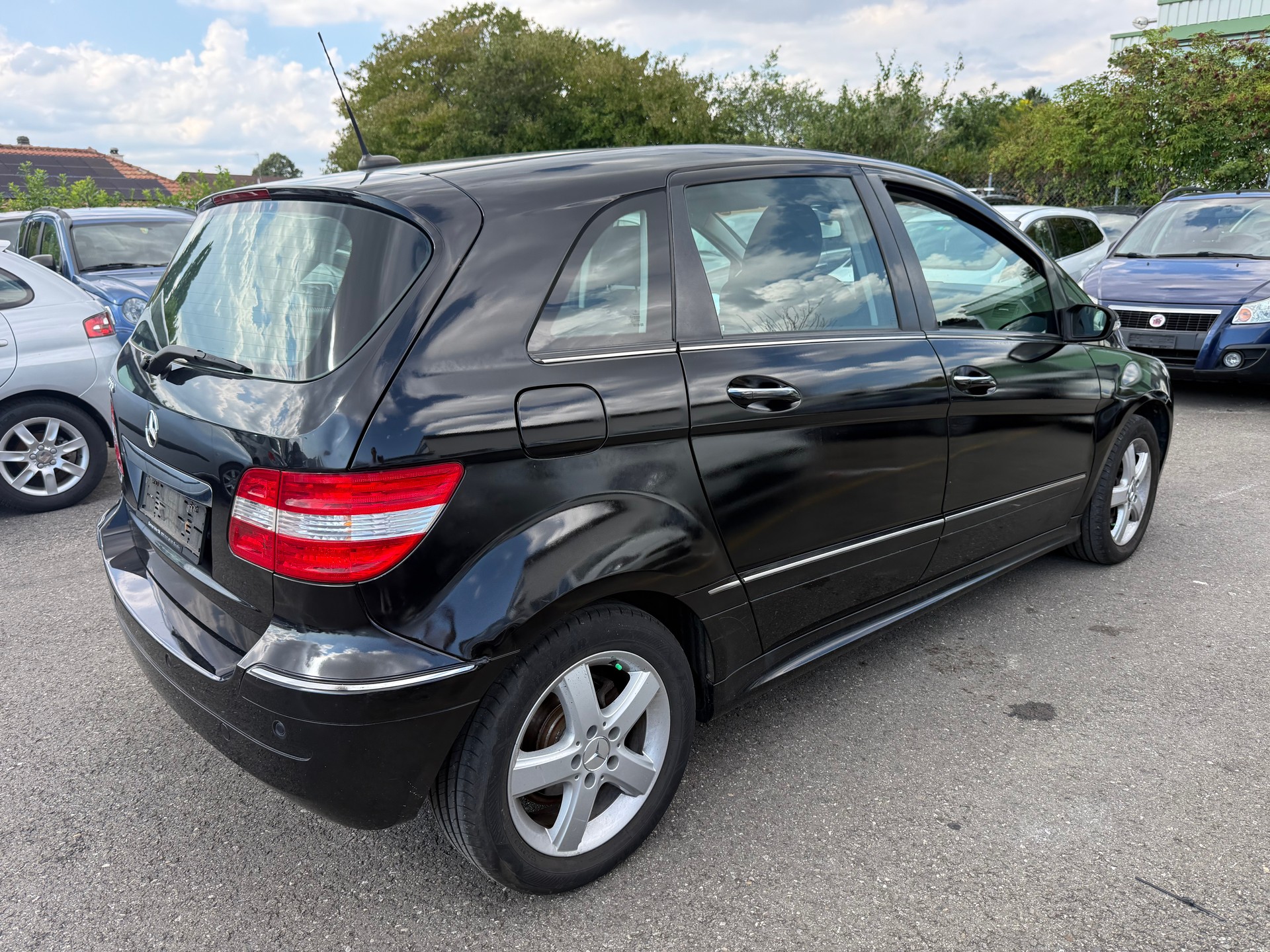 MERCEDES-BENZ B 200-image-4