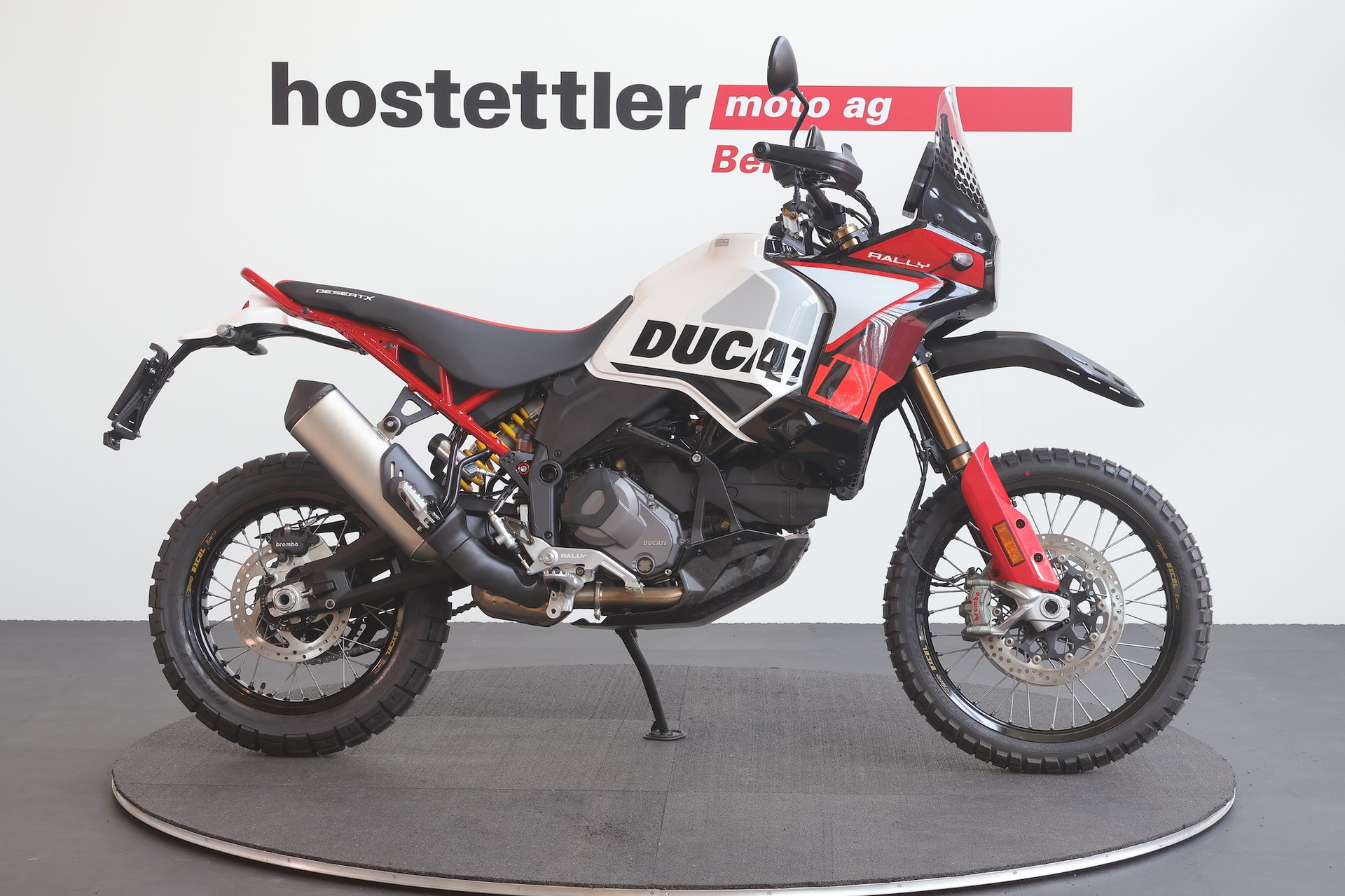 DUCATI Desert X Rally-showroom-element-1