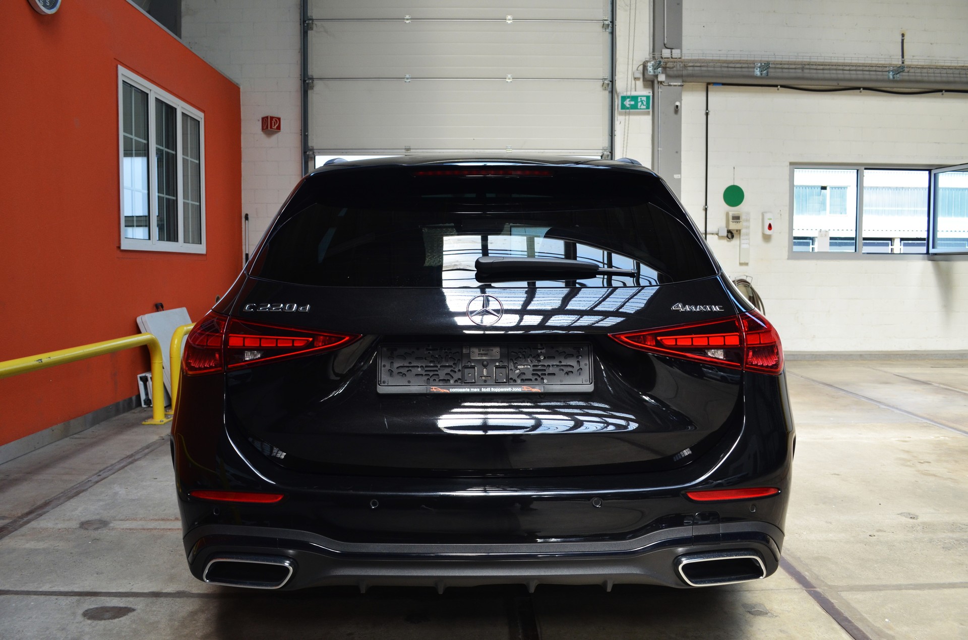 MERCEDES-BENZ C 220 d T 4Matic AMG Line-image-5