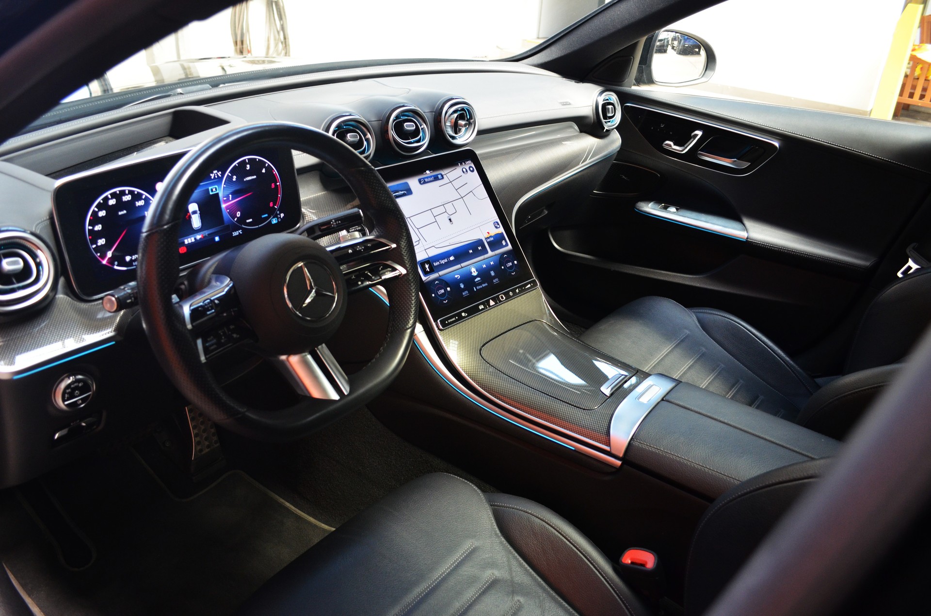 MERCEDES-BENZ C 220 d T 4Matic AMG Line-image-7
