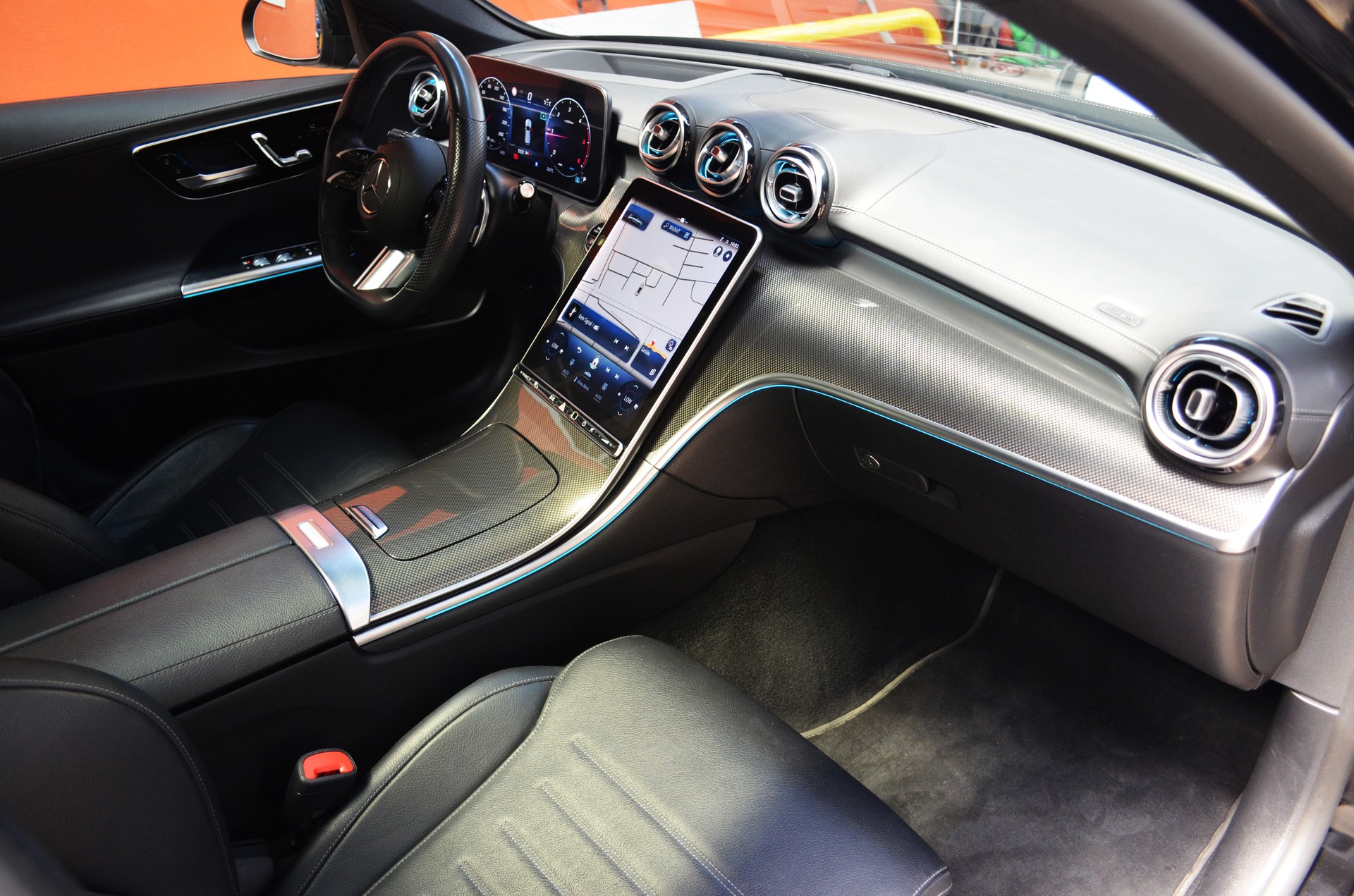 MERCEDES-BENZ C 220 d T 4Matic AMG Line-image-8