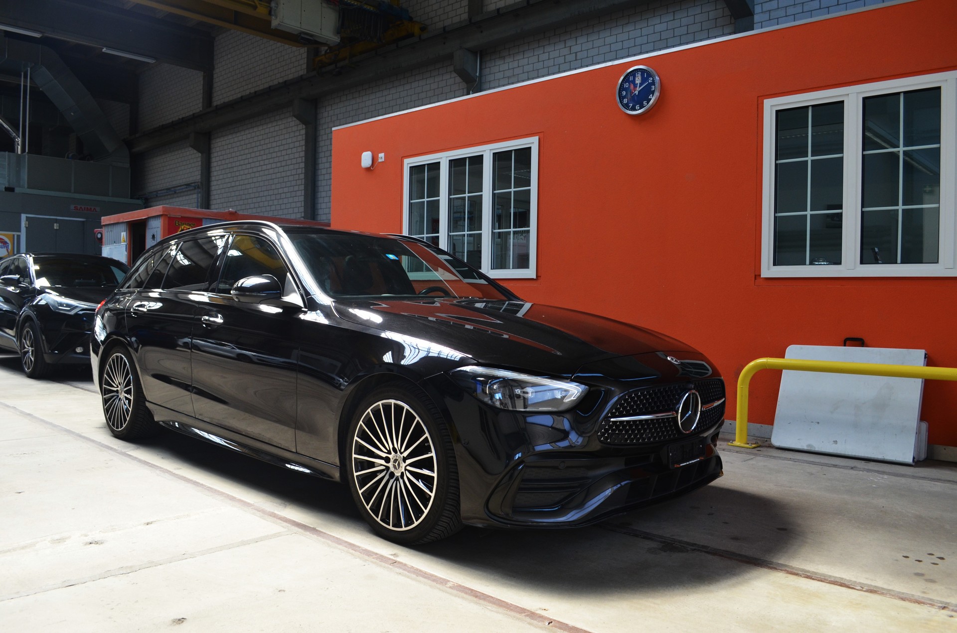 MERCEDES-BENZ C 220 d T 4Matic AMG Line-image-0