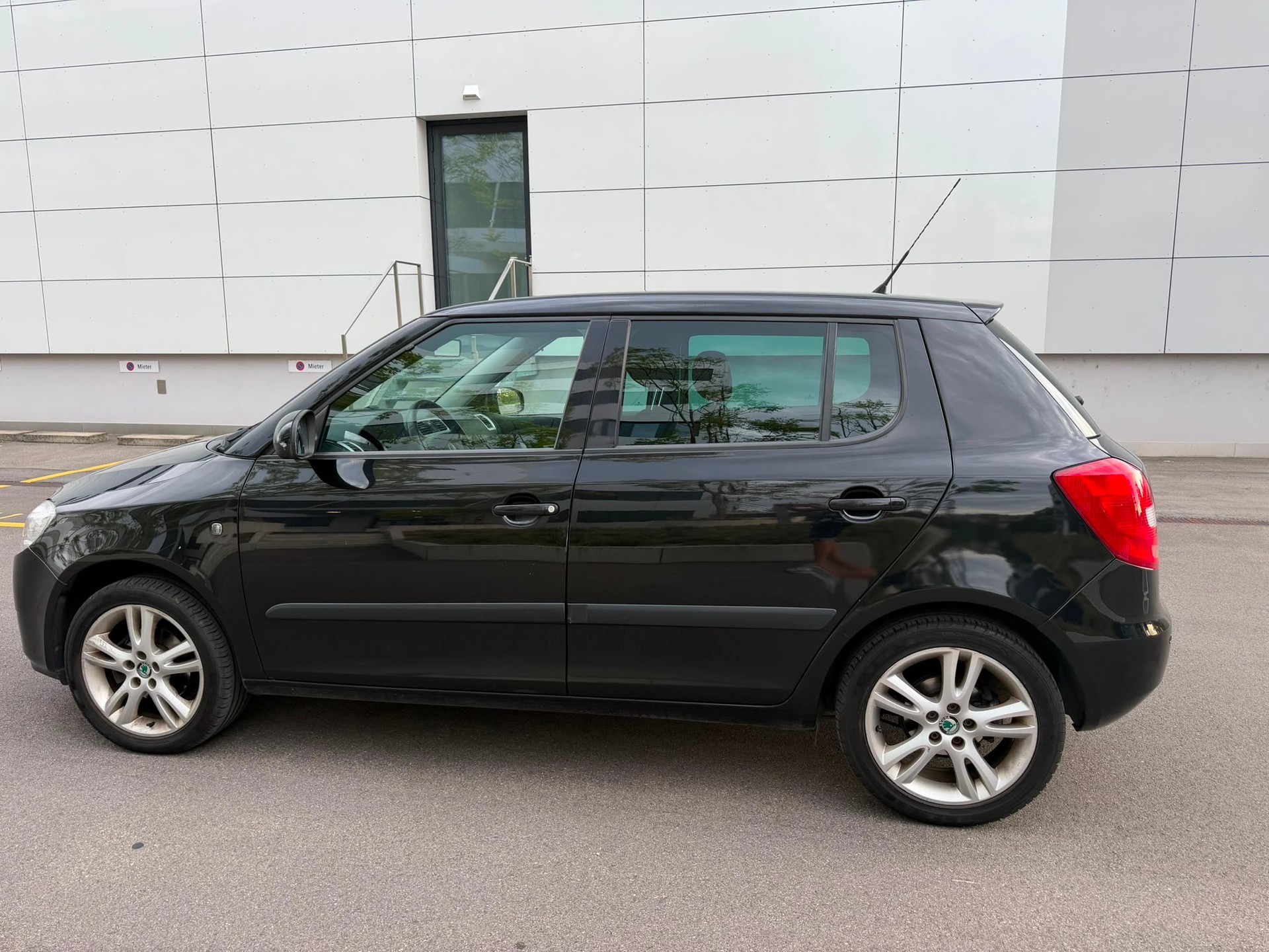 SKODA Fabia 1.6 Ambiente Tiptronic-image-8