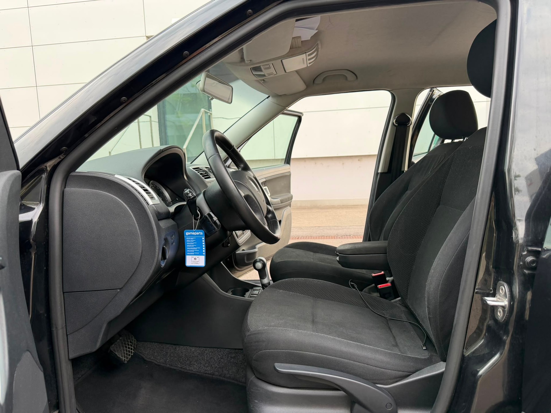 SKODA Fabia 1.6 Ambiente Tiptronic-image-9