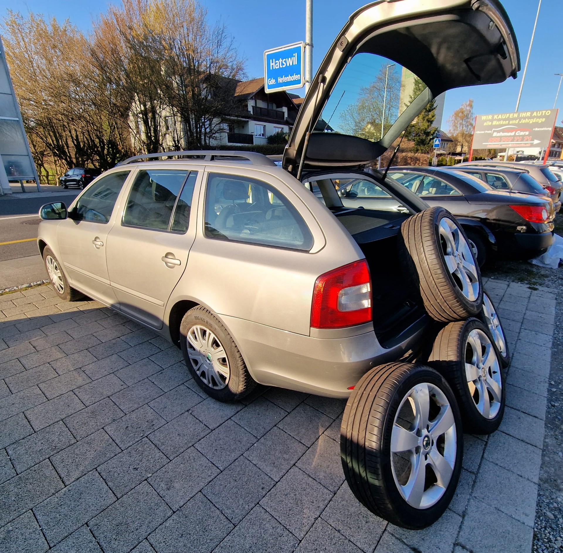 SKODA Octavia Combi 1.8 TSI Elegance DSG-image-12