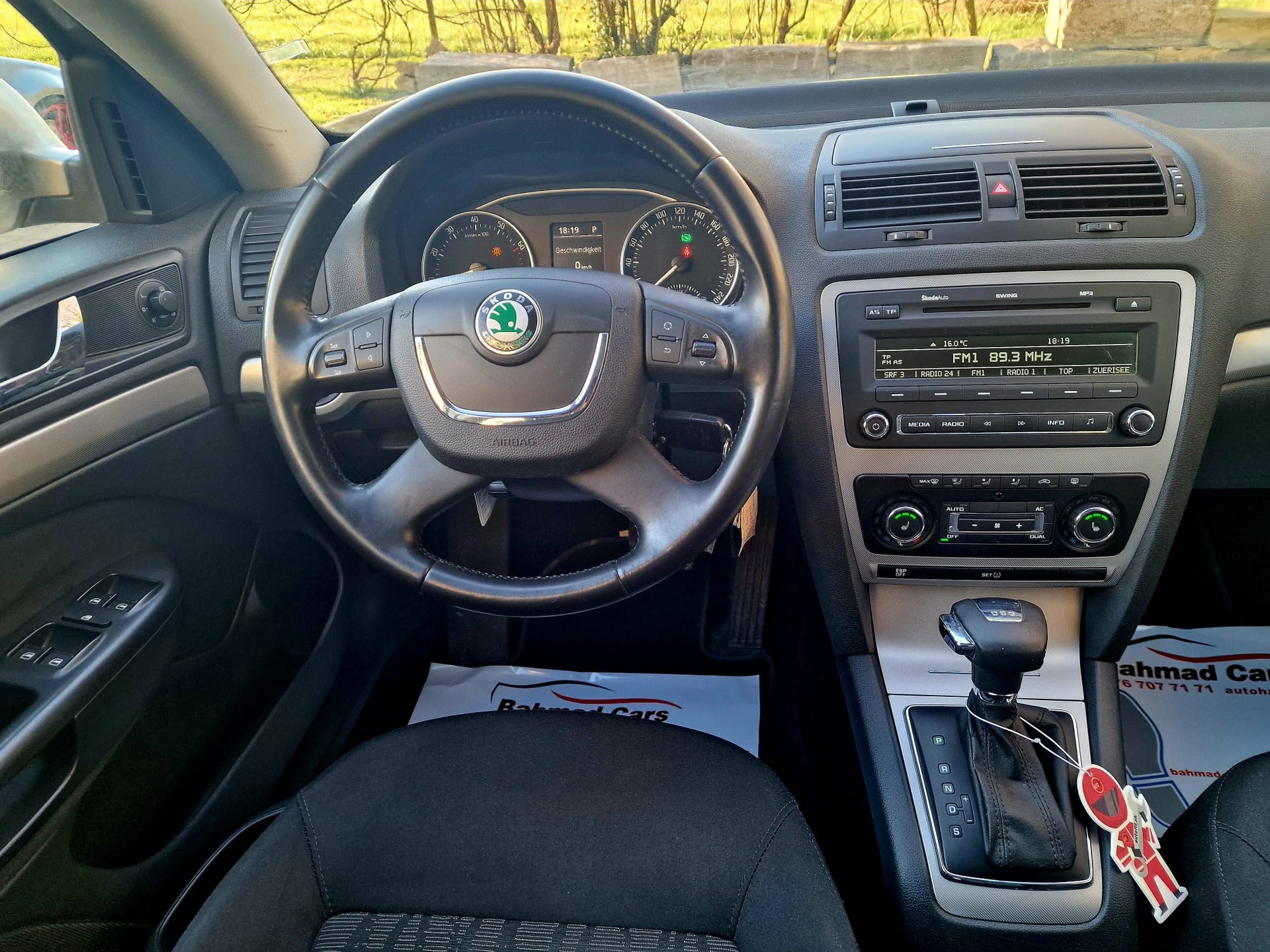 SKODA Octavia Combi 1.8 TSI Elegance DSG-image-10