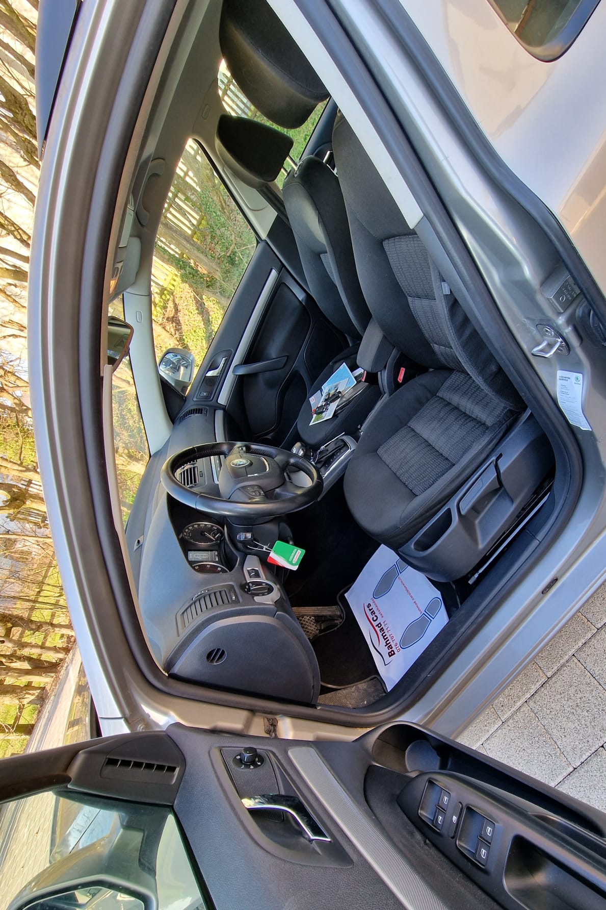 SKODA Octavia Combi 1.8 TSI Elegance DSG-image-6