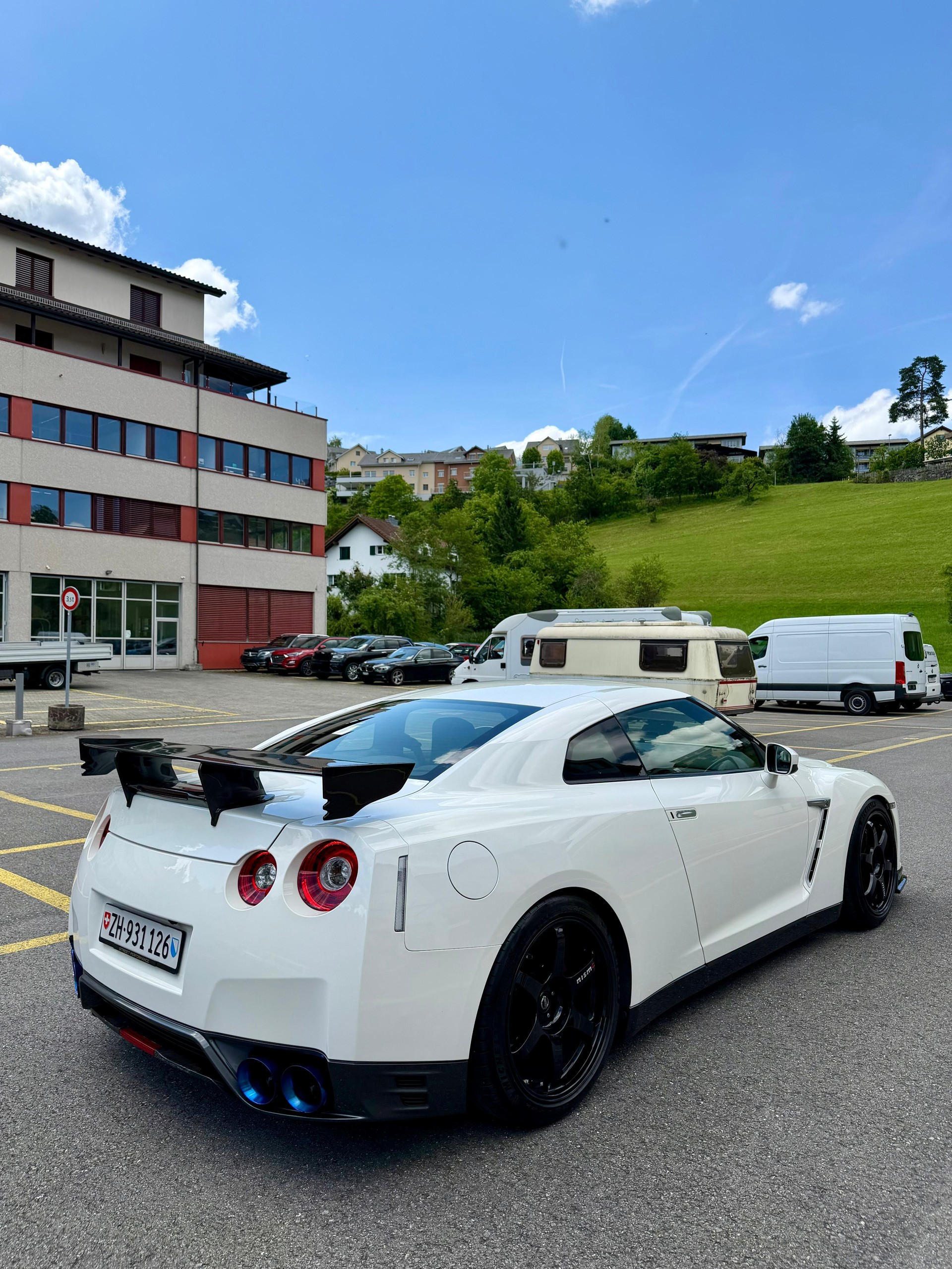 NISSAN 3.8 V6 BiT Track Edition-image-2
