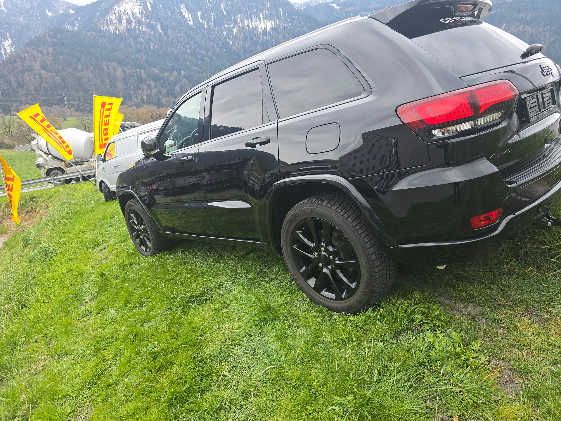 JEEP Grand Cherokee 3.0 CRD Night Eagle Automatic-image-6